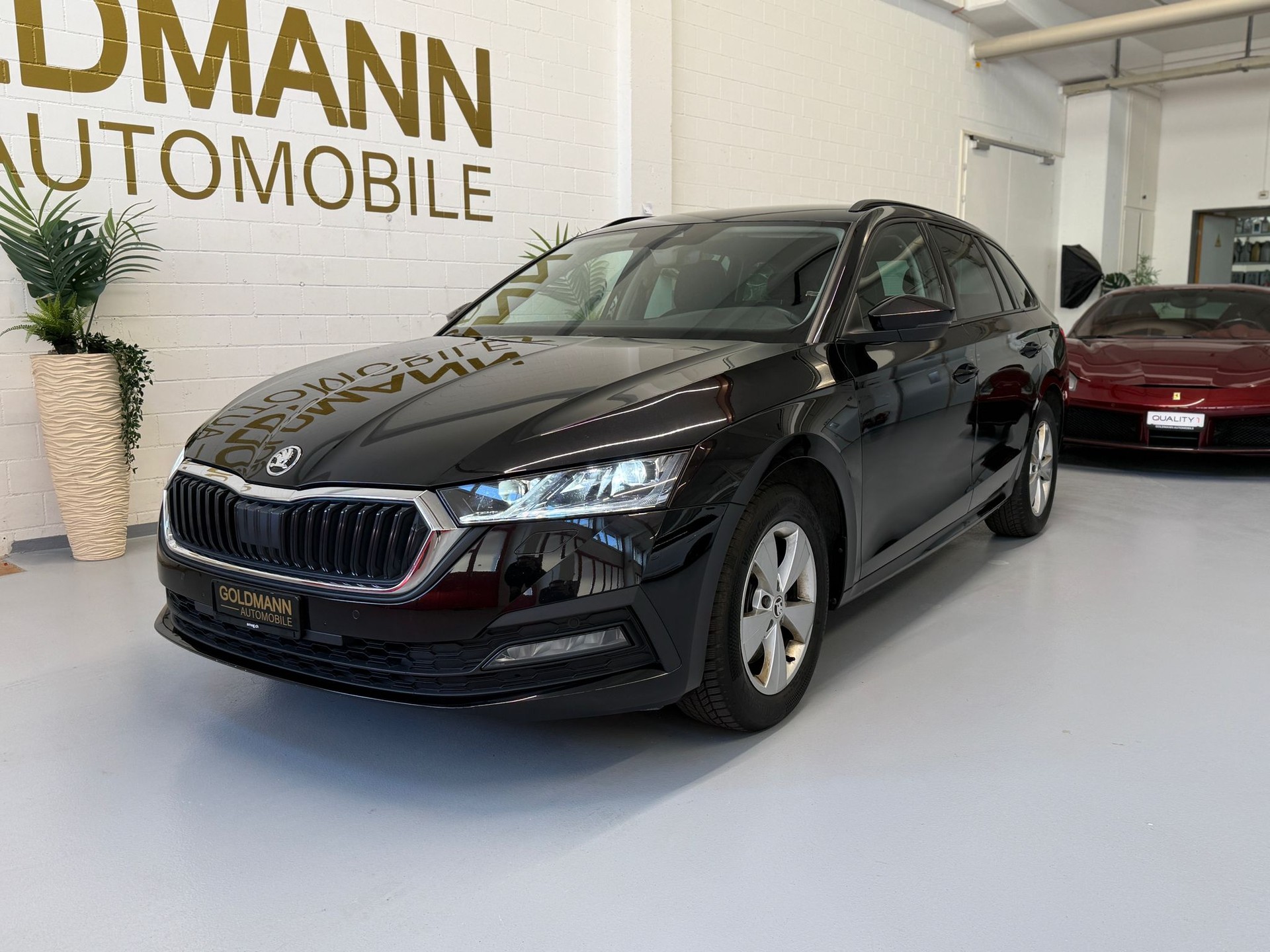 SKODA Octavia Combi 2.0 TDI DSG Ambition 4x4-image-1