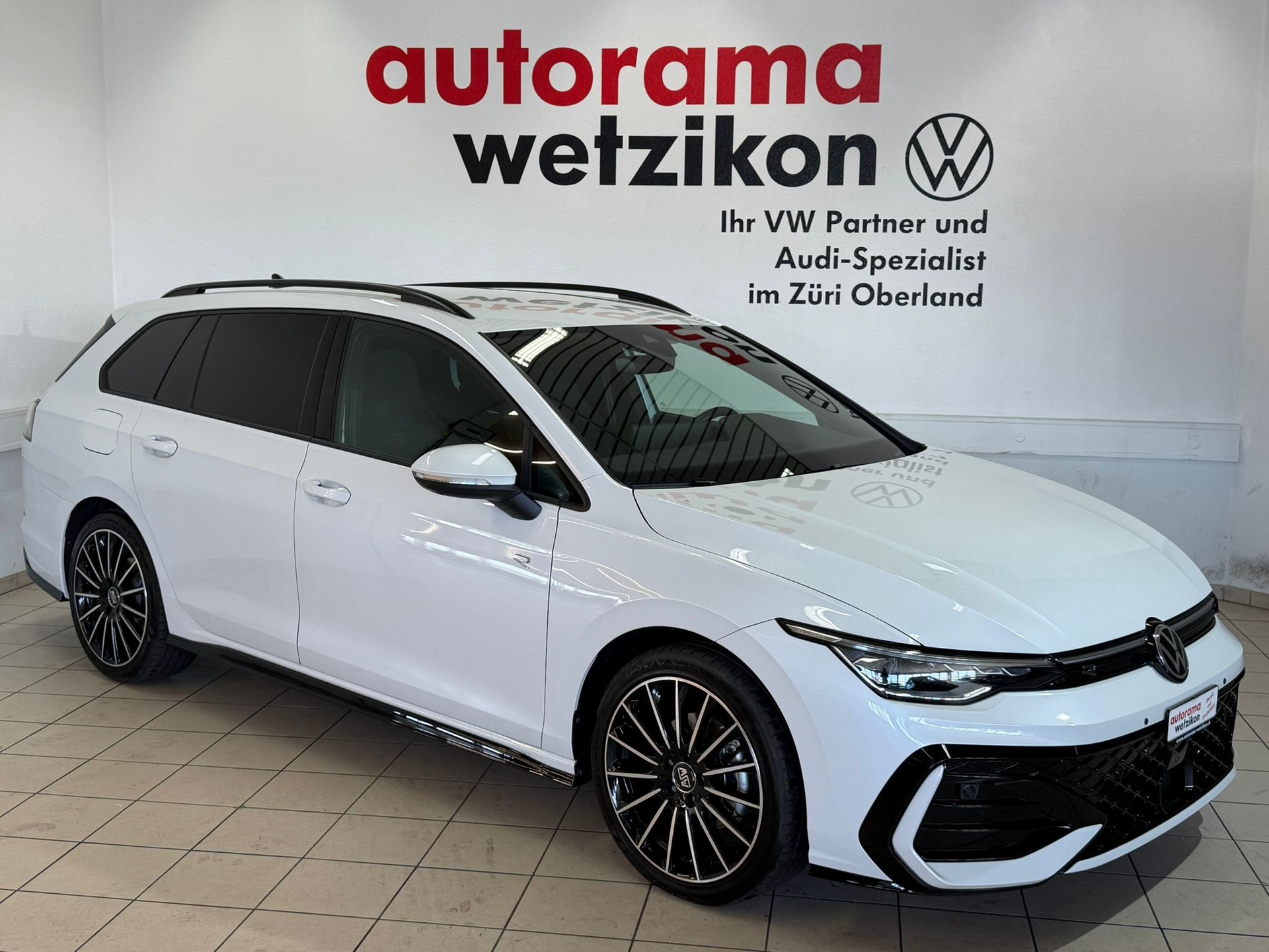 VW Golf Variant 1.5 eTSI mHEV R-Line-image-0