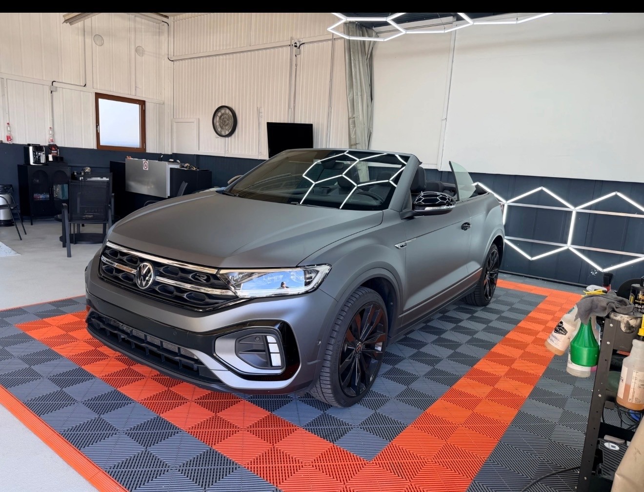 VW T-Roc Cabriolet 1.5 TSI EVO R-Line DSG-image-0