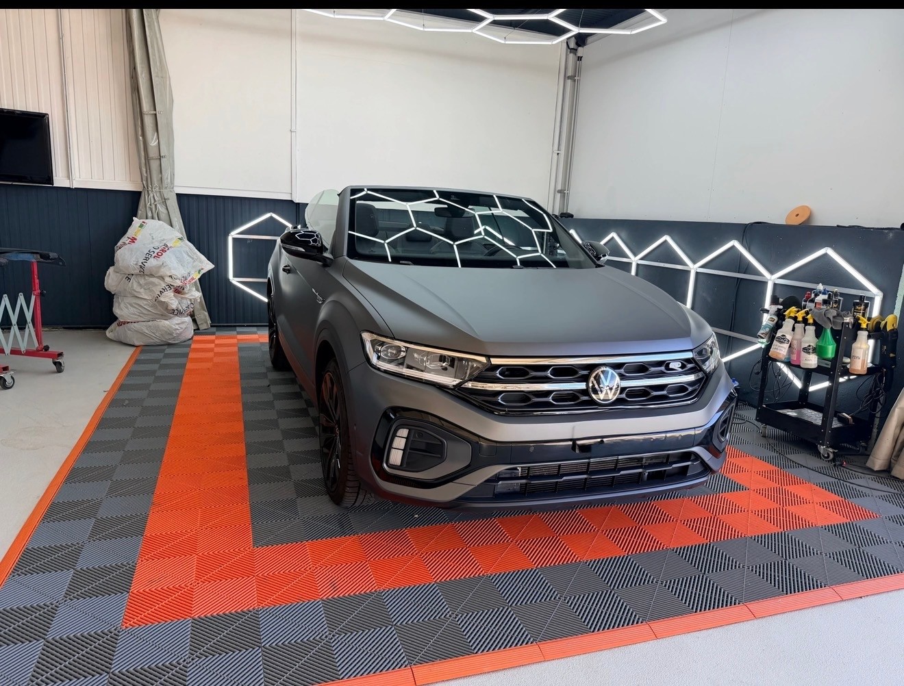VW T-Roc Cabriolet 1.5 TSI EVO R-Line DSG-image-8