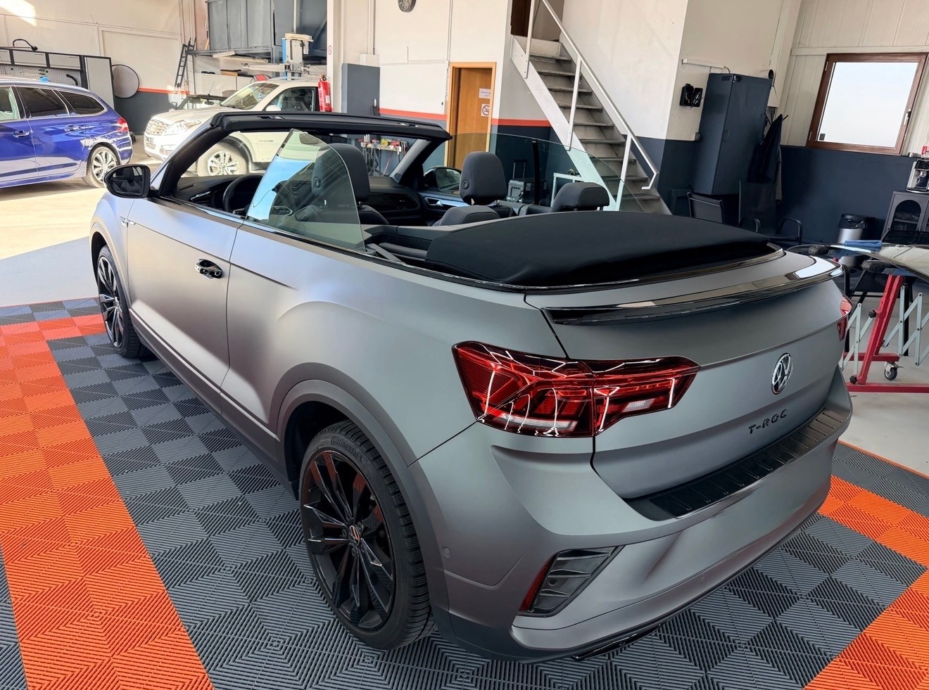 VW T-Roc Cabriolet 1.5 TSI EVO R-Line DSG-image-2