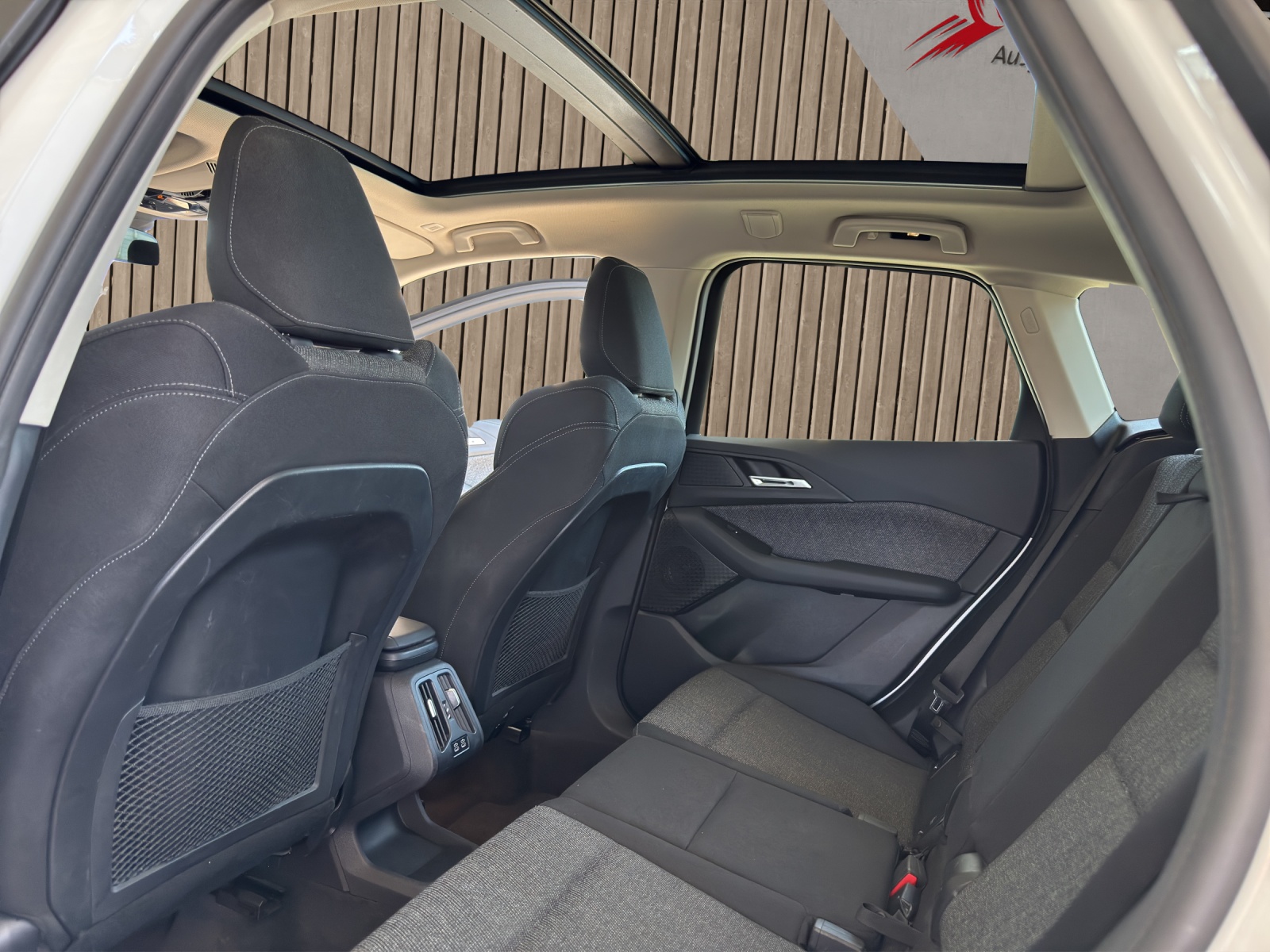 BMW 223d Active Tourer xDrive Luxury line DKG-image-9