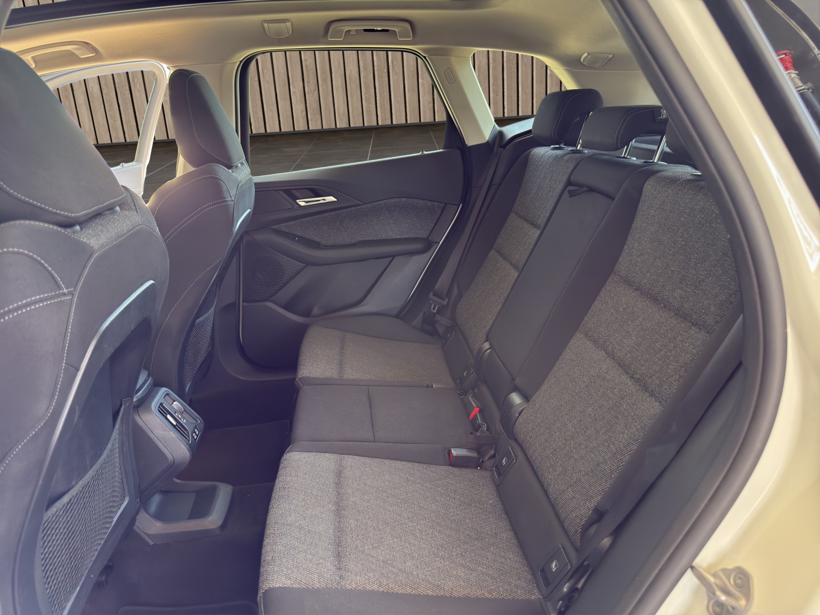 BMW 223d Active Tourer xDrive Luxury line DKG-image-10