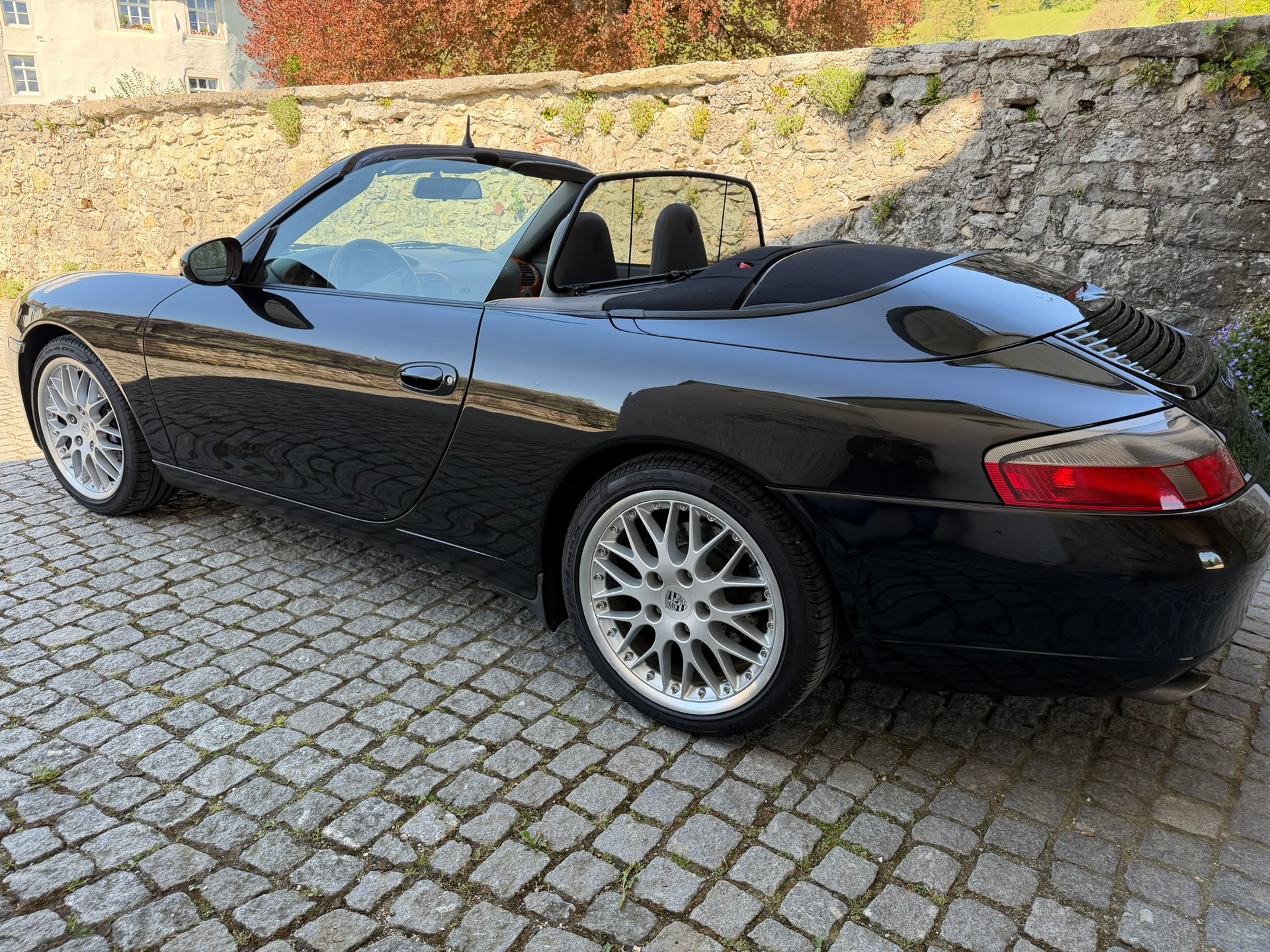 PORSCHE 911 Carrera Cabrio-image-5