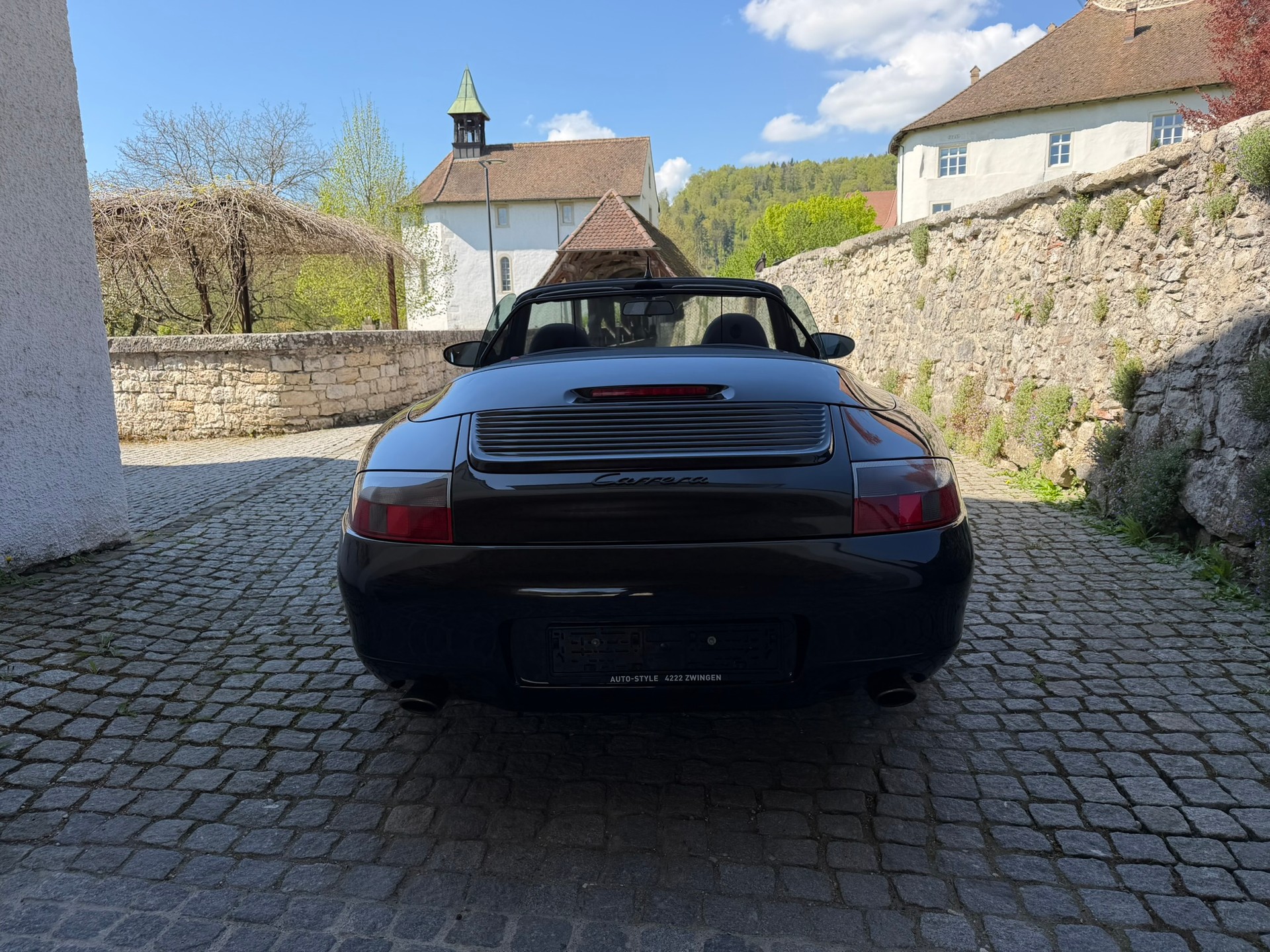 PORSCHE 911 Carrera Cabrio-image-3