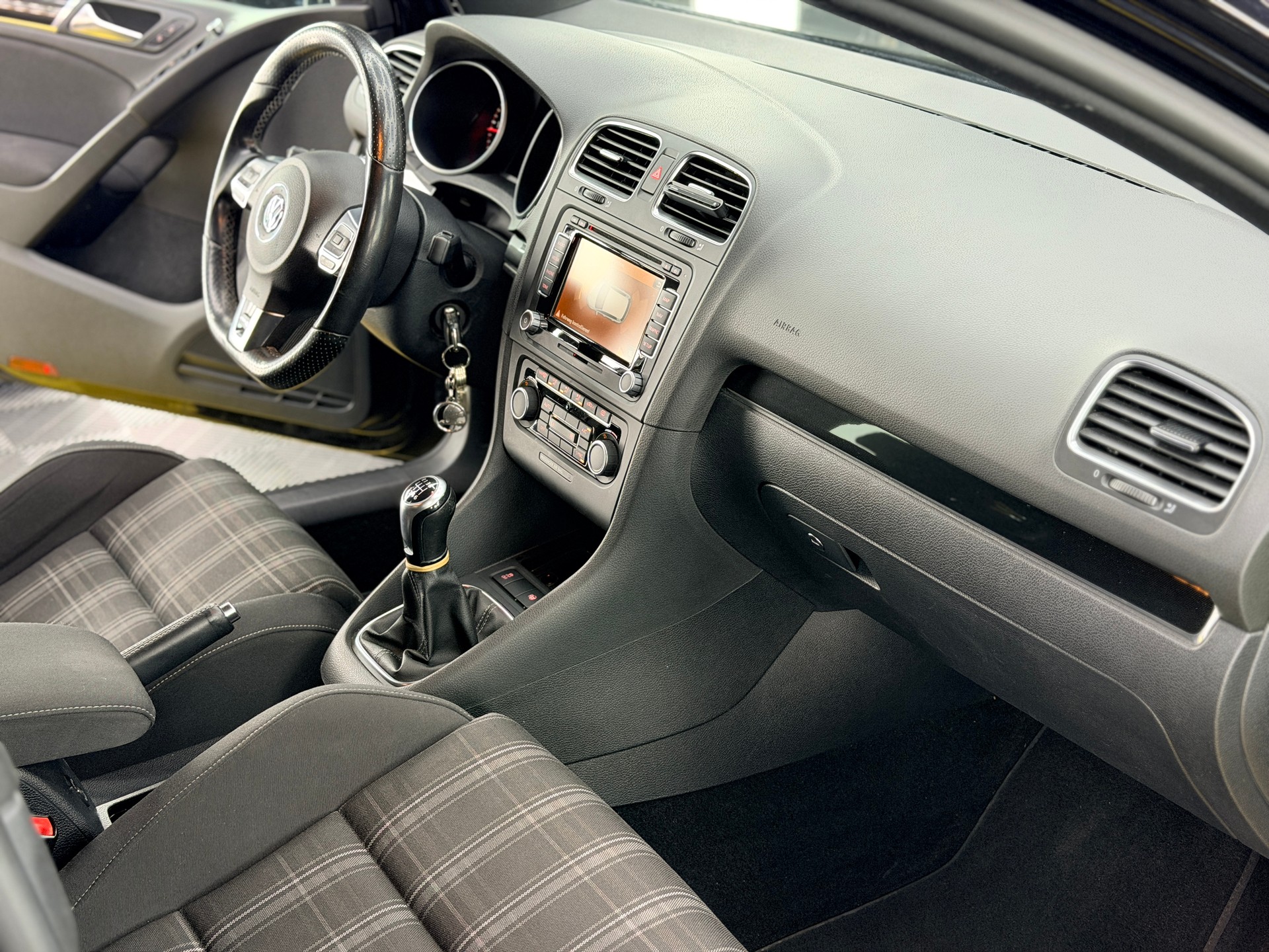 VW Golf 2.0 TDI GT-image-8