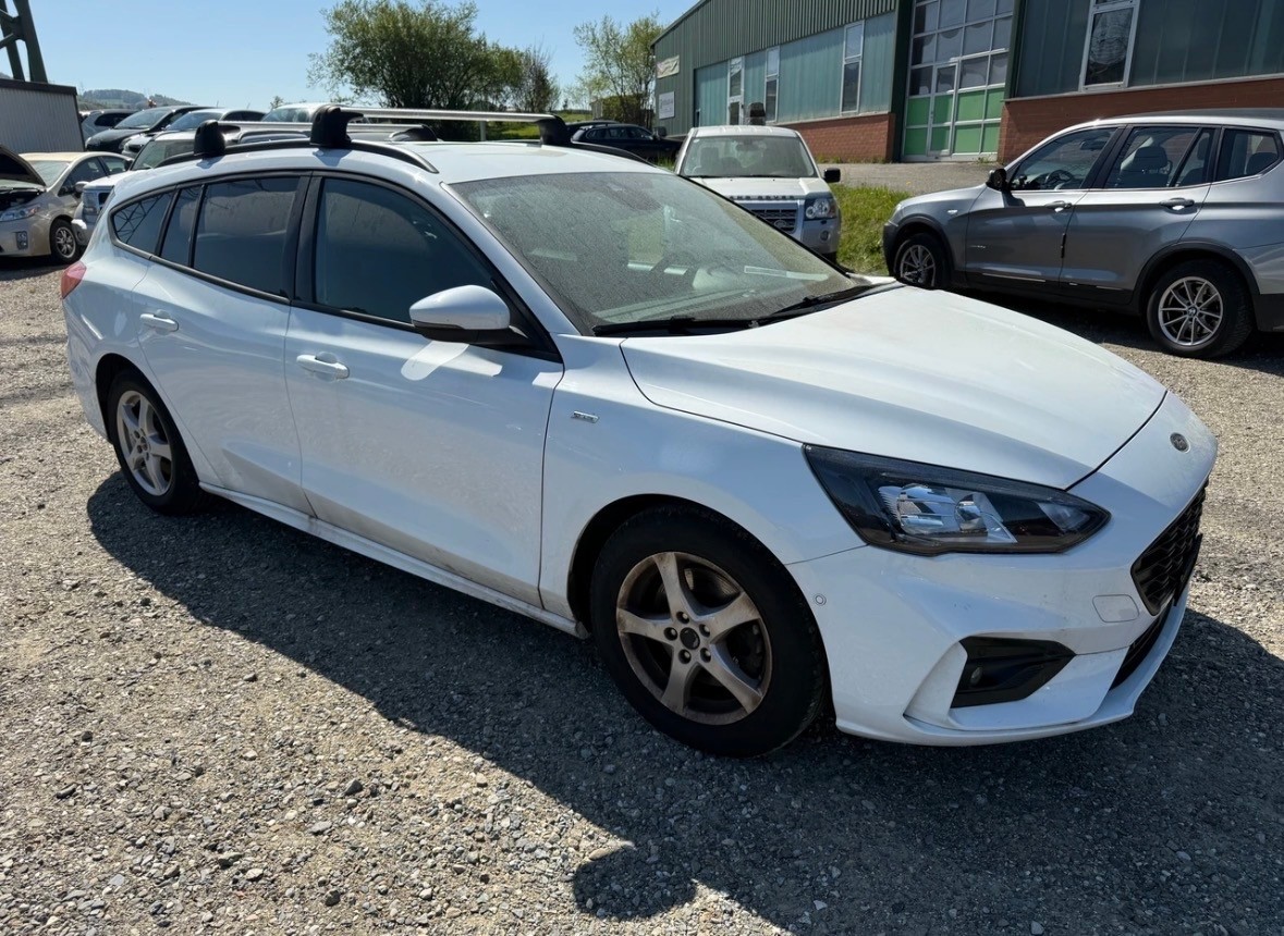 FORD Focus 1.0 SCTi ST Line Automatic-image-2