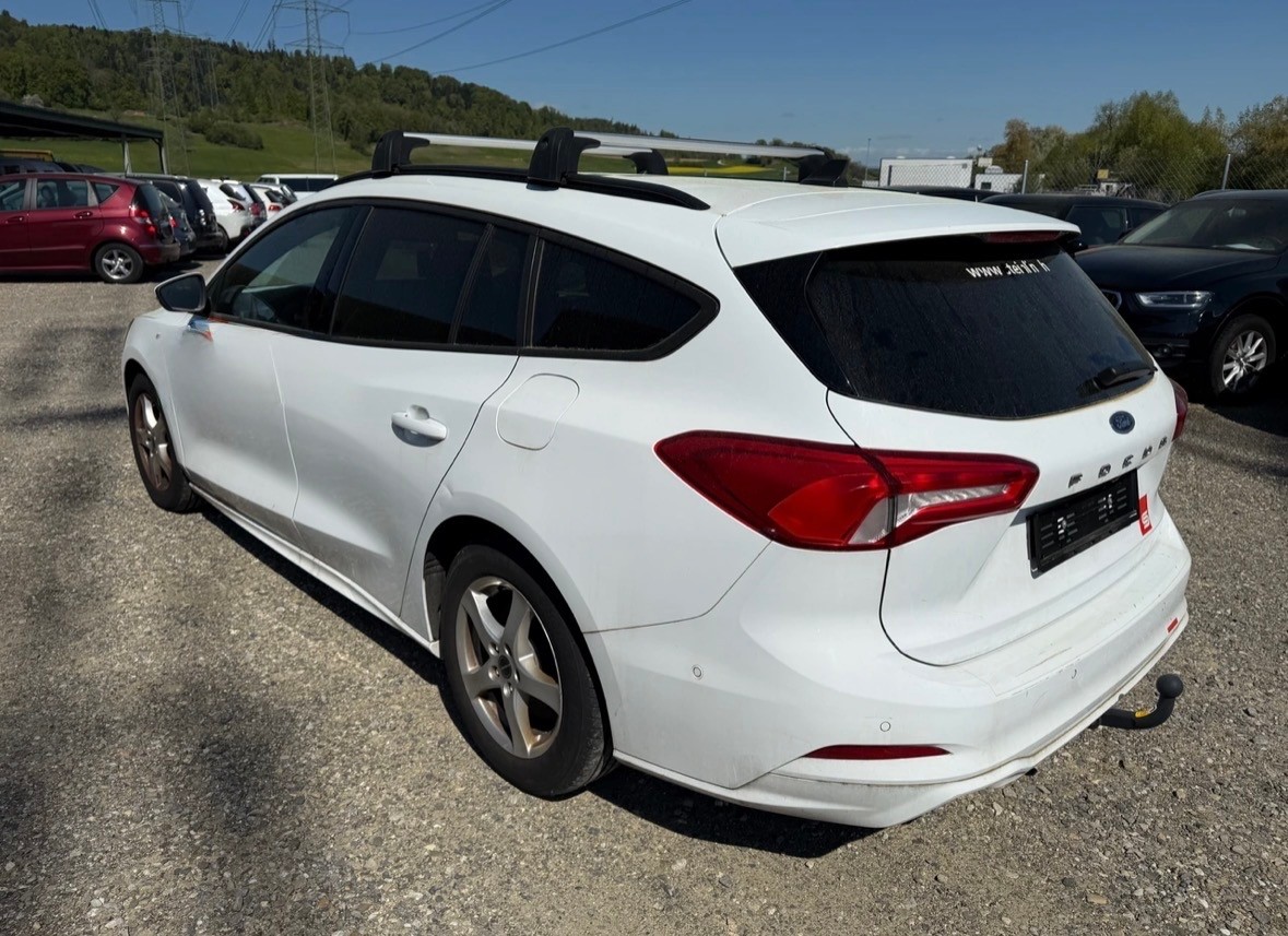 FORD Focus 1.0 SCTi ST Line Automatic-image-4