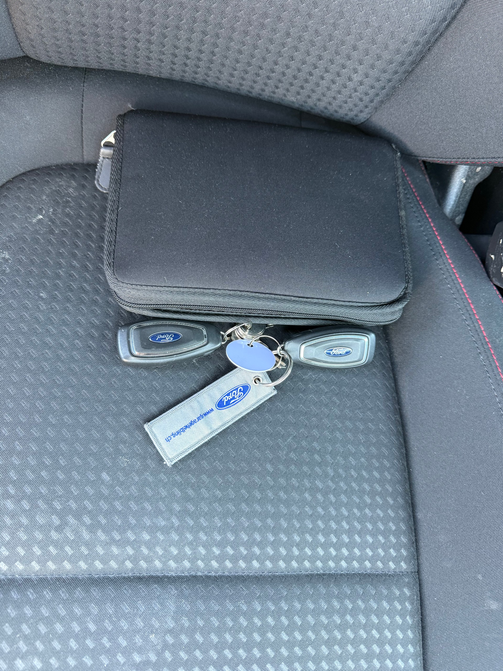 FORD Focus 1.0 SCTi ST Line Automatic-image-9