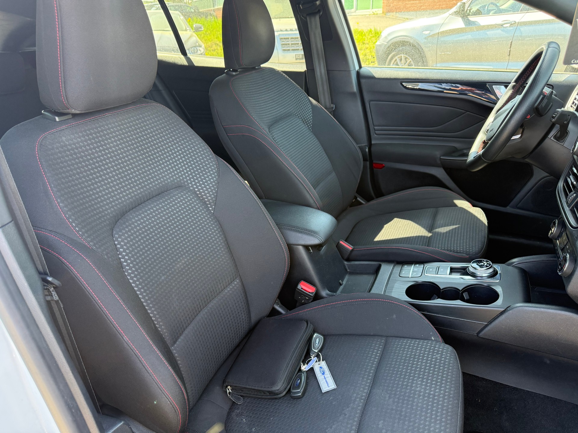 FORD Focus 1.0 SCTi ST Line Automatic-image-10