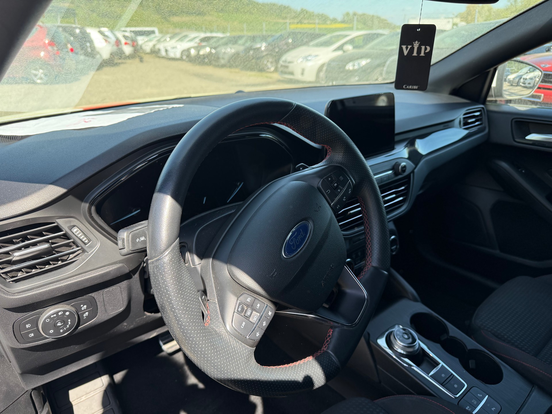 FORD Focus 1.0 SCTi ST Line Automatic-image-13