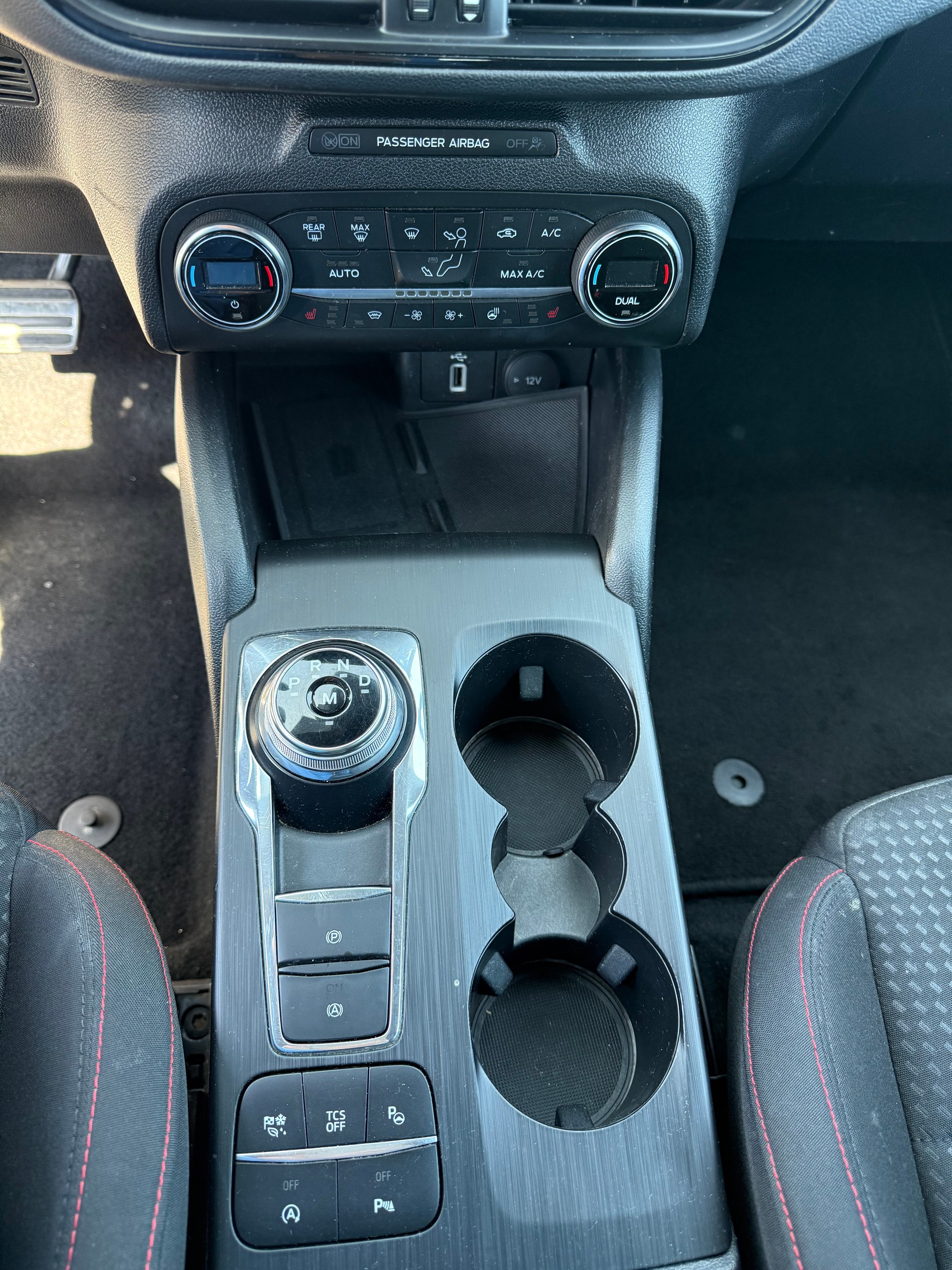 FORD Focus 1.0 SCTi ST Line Automatic-image-14