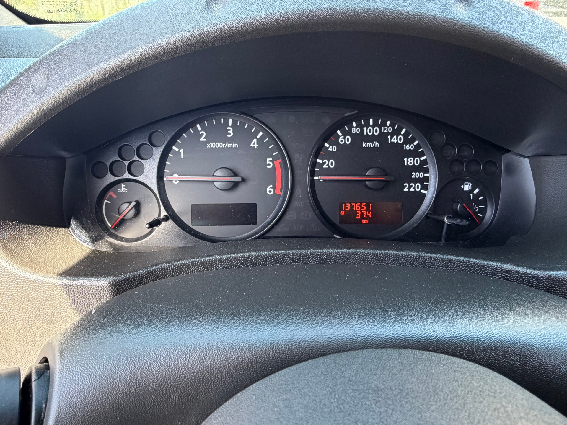 NISSAN Navara Double Cab SE 2.5 dCi 4WD-image-11
