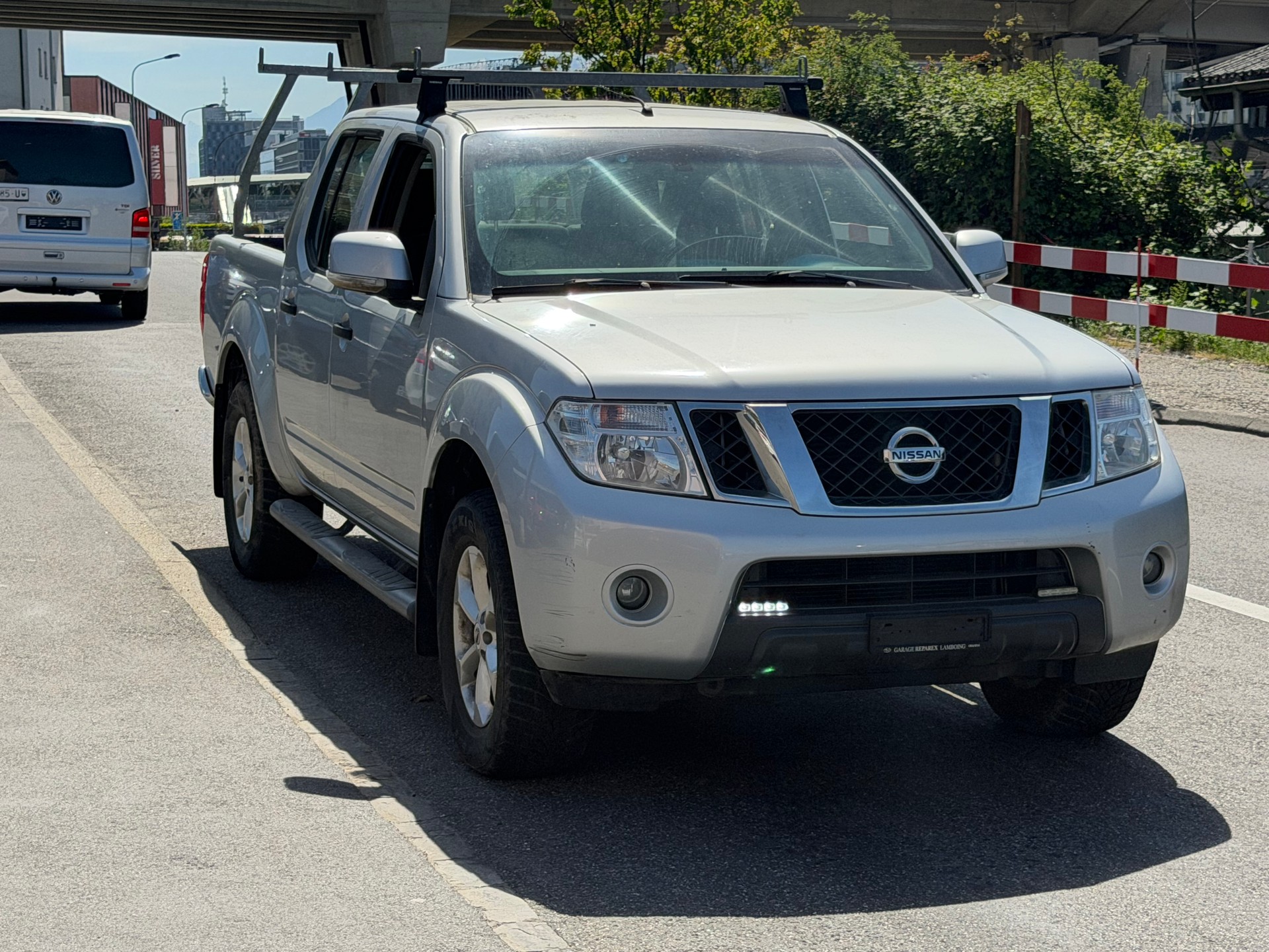 NISSAN Navara Double Cab SE 2.5 dCi 4WD-image-4