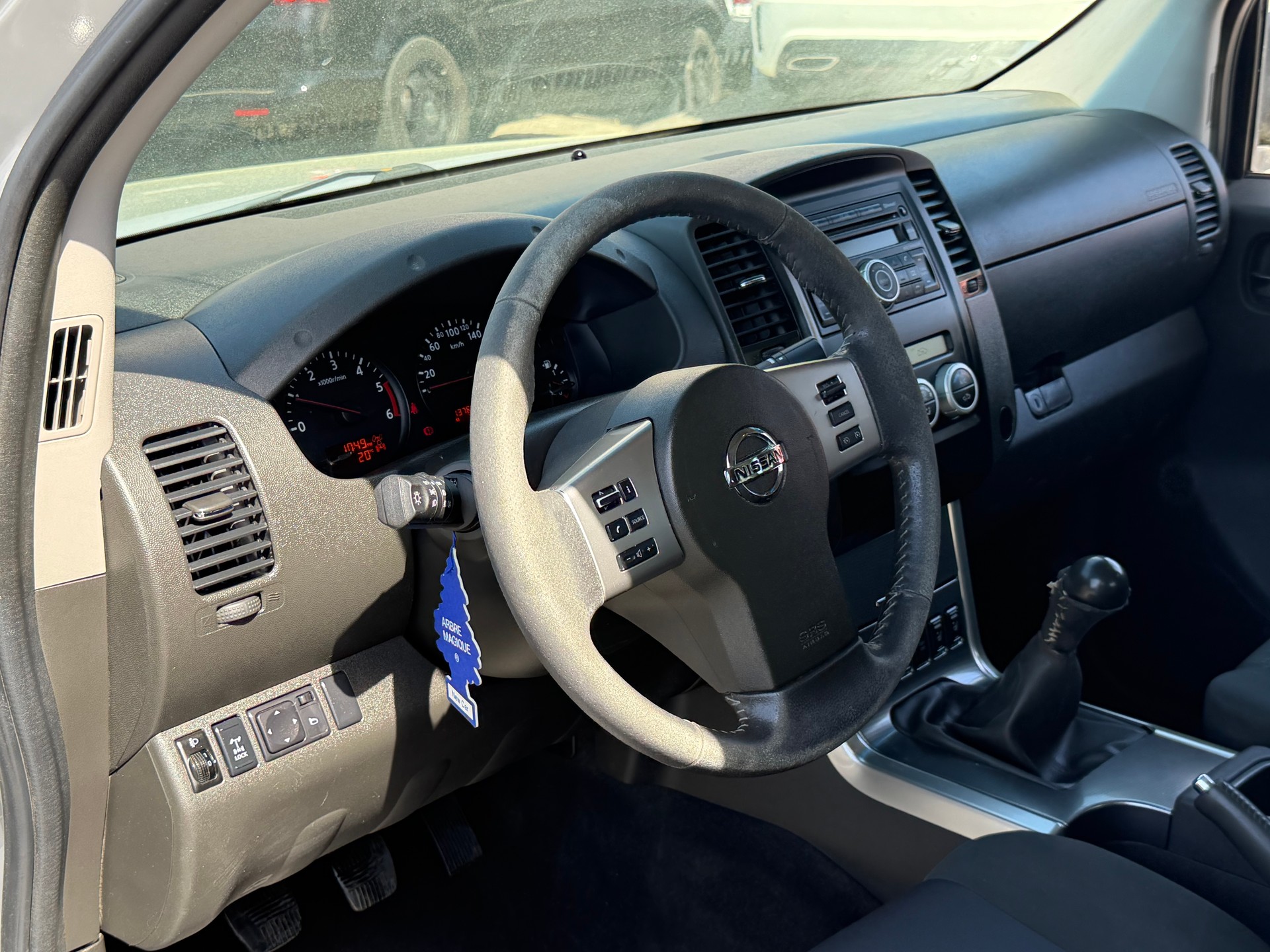 NISSAN Navara Double Cab SE 2.5 dCi 4WD-image-8