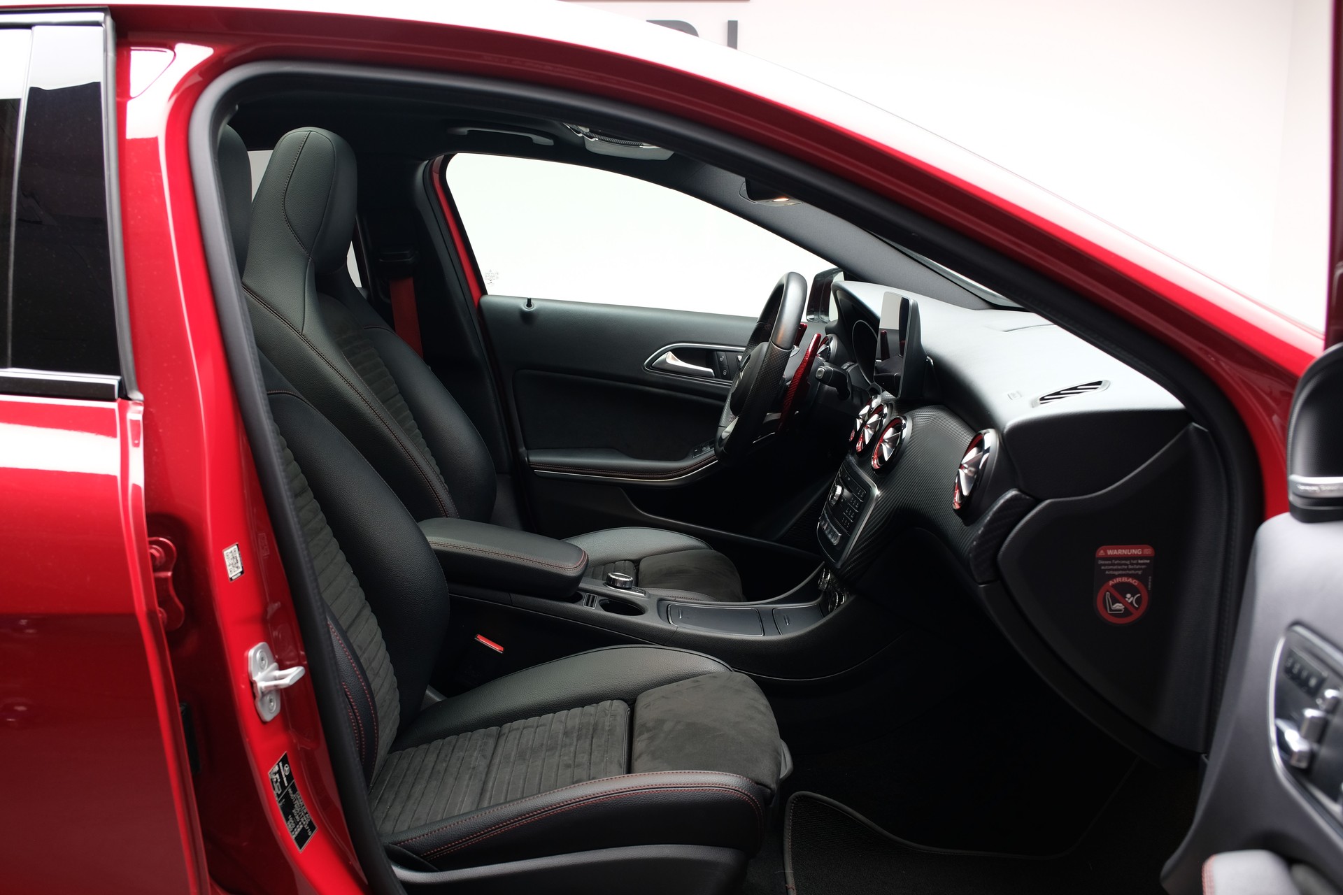 MERCEDES-BENZ A 250 Sport 4Matic 7G-DCT-image-20