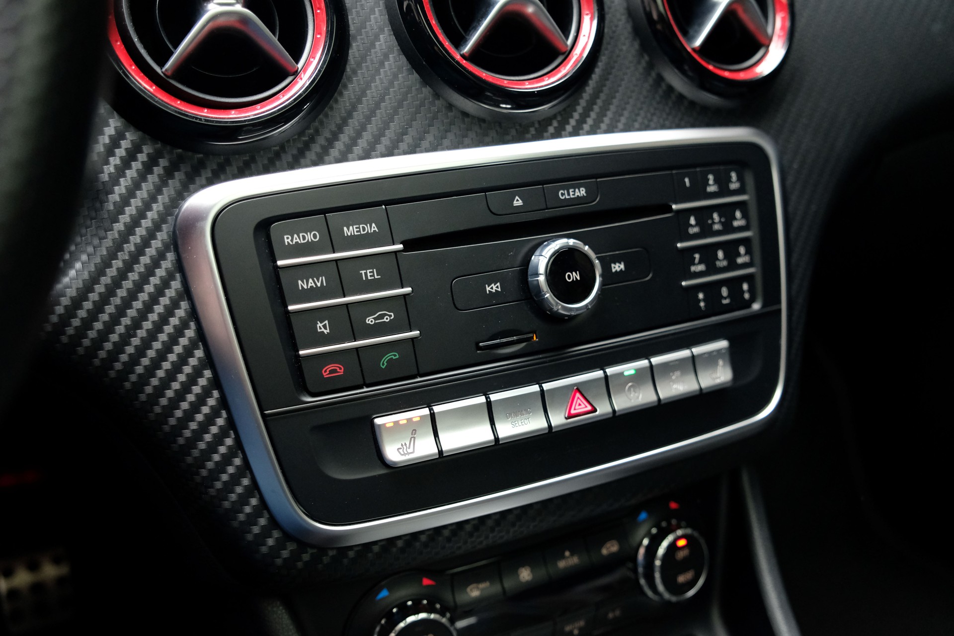 MERCEDES-BENZ A 250 Sport 4Matic 7G-DCT-image-18