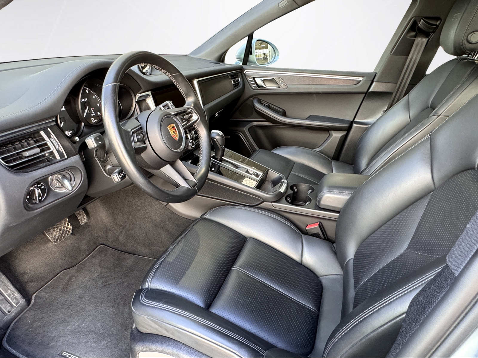 PORSCHE Macan GTS PDK-image-3