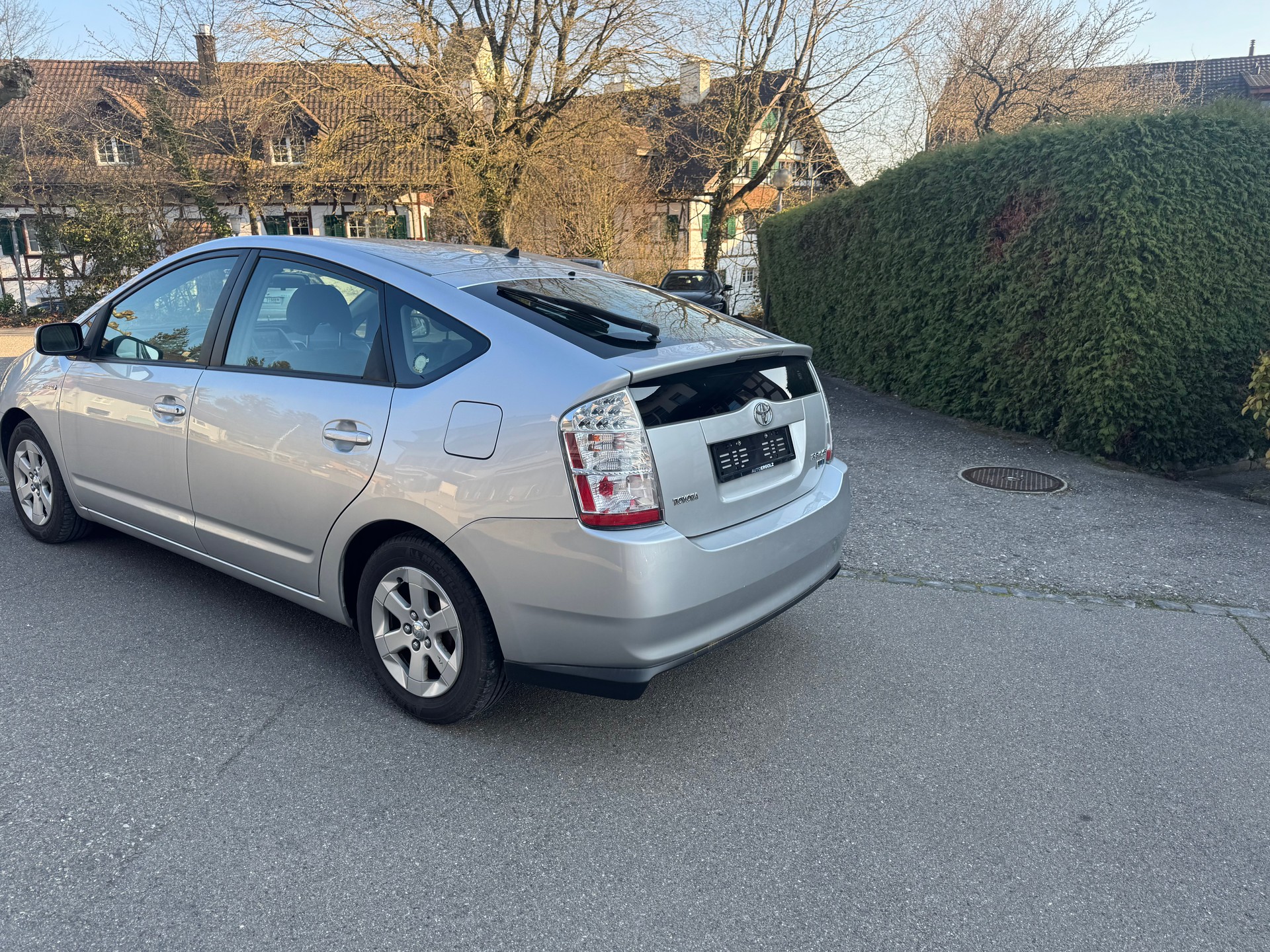 TOYOTA Prius 1.5 16V Hybrid-image-3