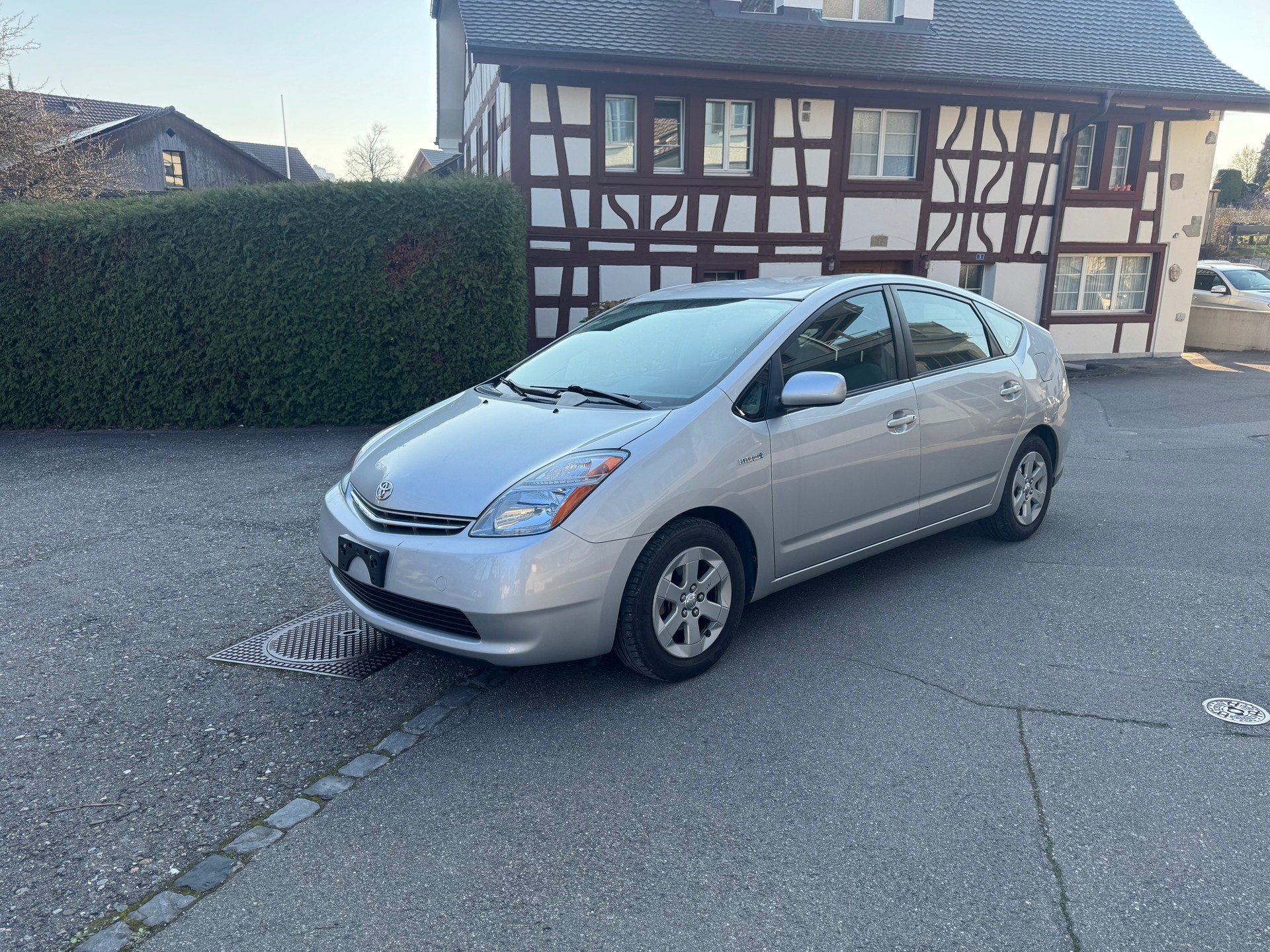 TOYOTA Prius 1.5 16V Hybrid-image-1