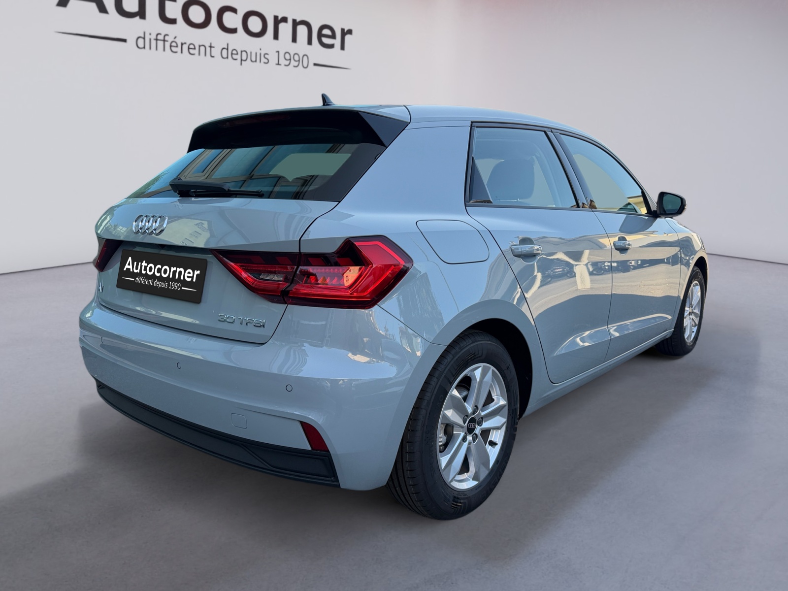 AUDI A1 Sportback 30 TFSI Attraction S-tronic-image-4