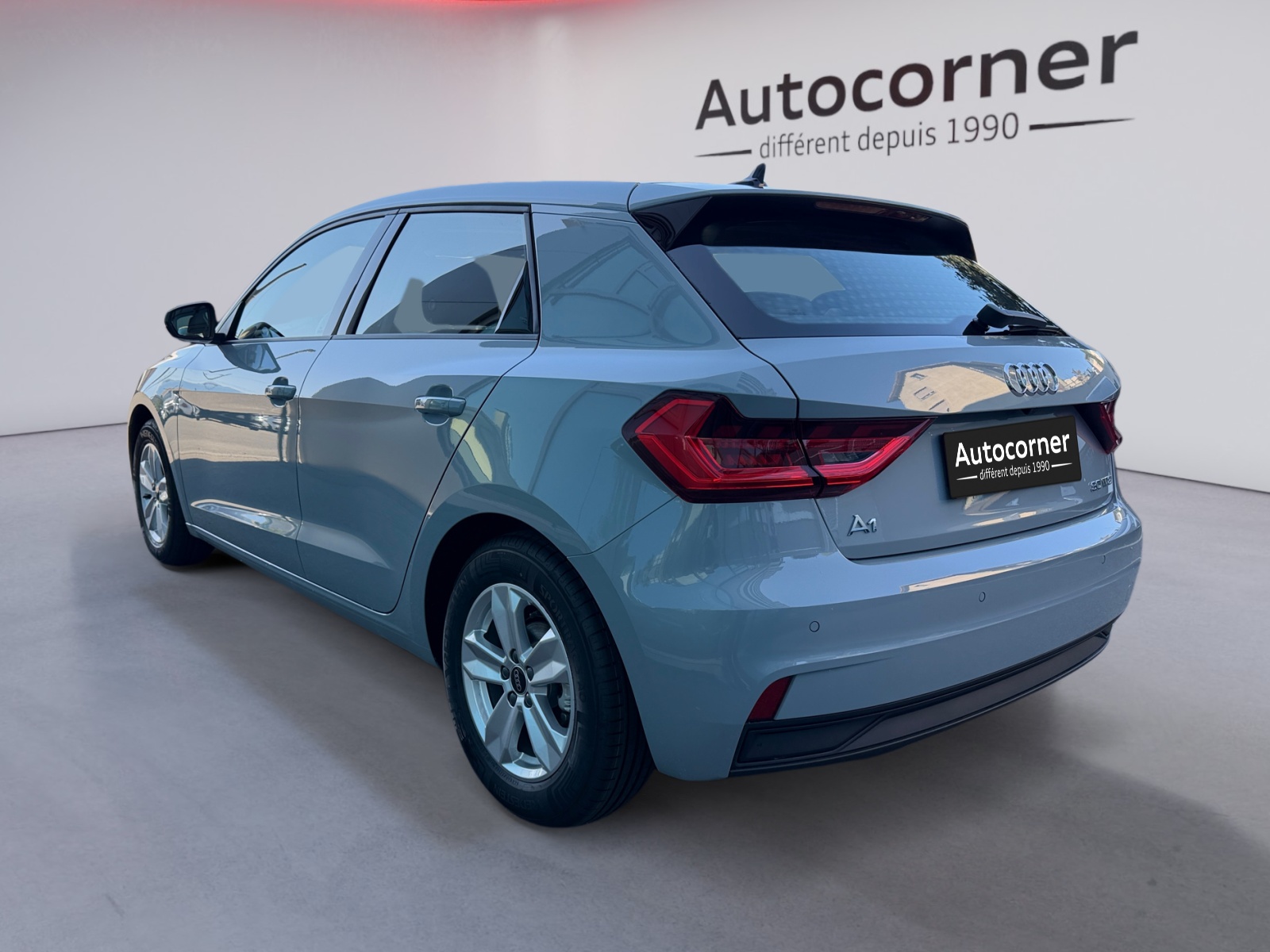 AUDI A1 Sportback 30 TFSI Attraction S-tronic-image-2