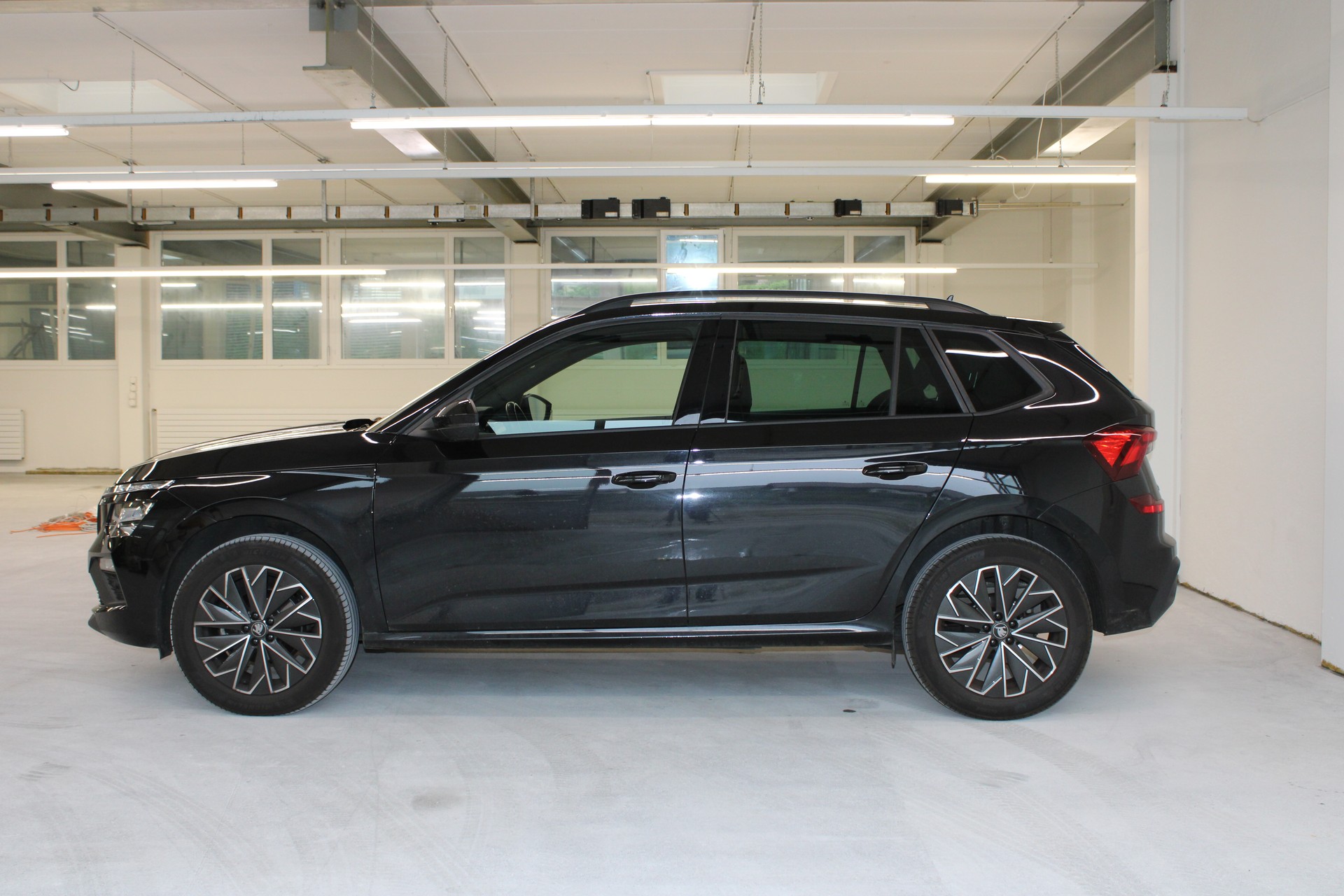 SKODA Kamiq 1.5 TSI Dynamic DSG-showroom-element-3