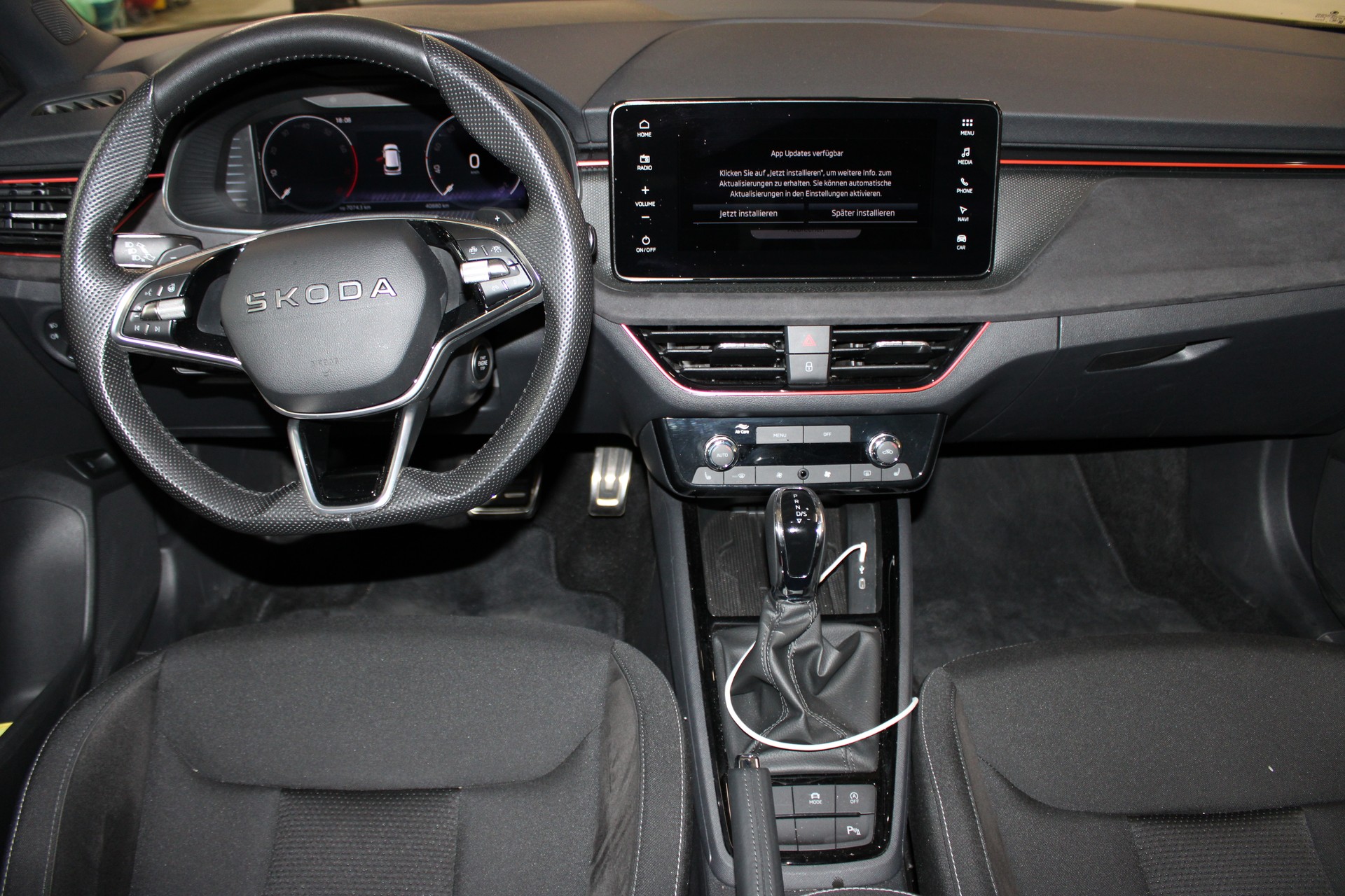 SKODA Kamiq 1.5 TSI Dynamic DSG-image-6