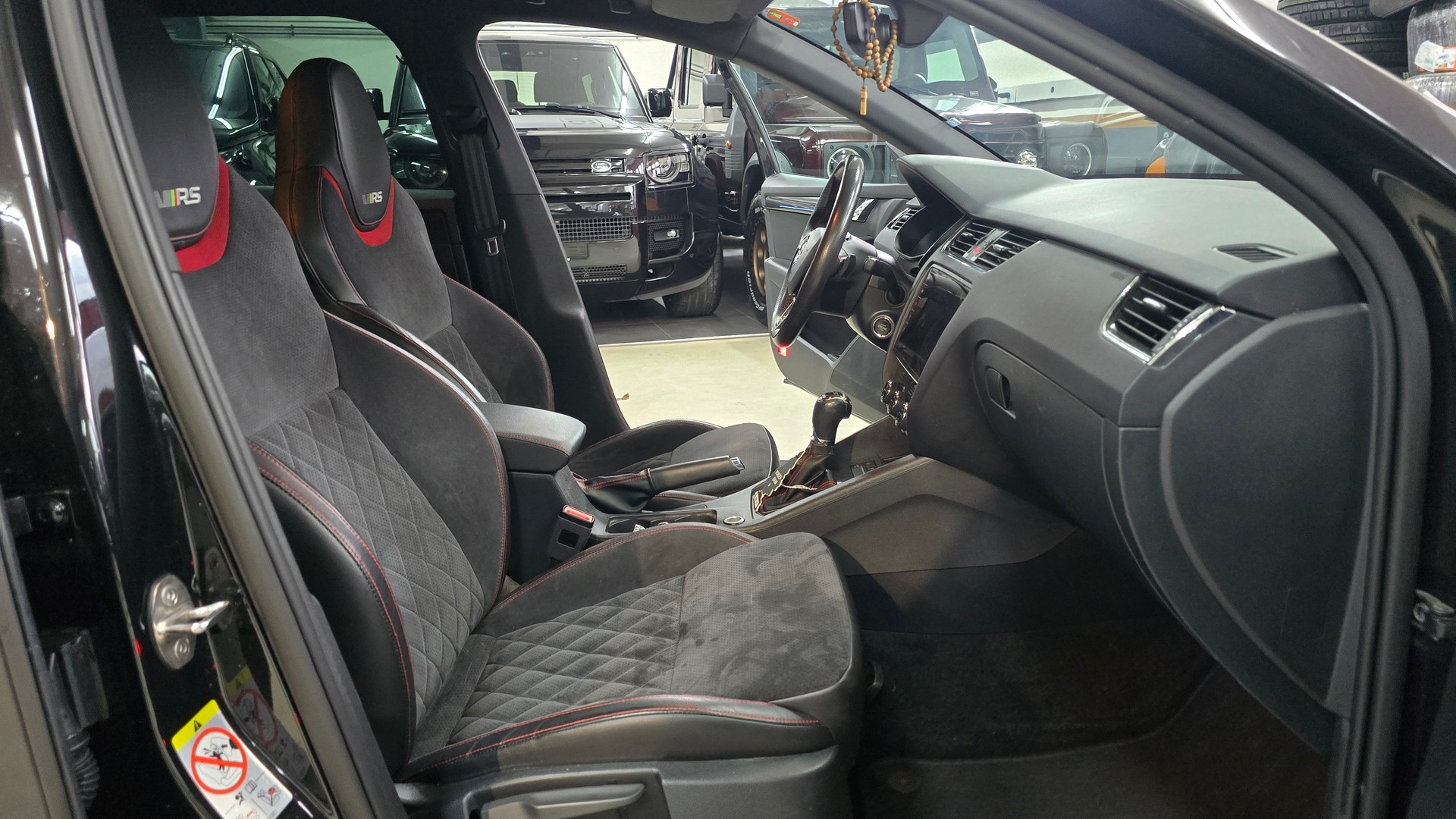 SKODA Octavia Combi 2.0 TDI RS 4x4 DSG-image-19