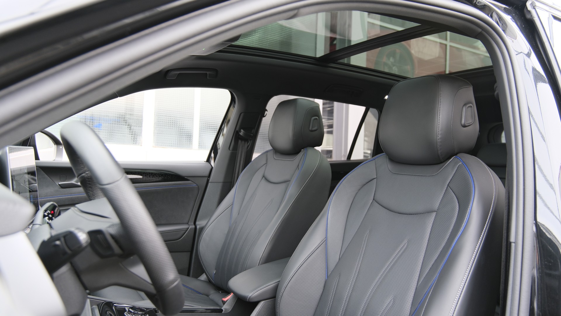 VW Tayron 2.0 TDI SCR R-Line United 4Motion DSG-image-4
