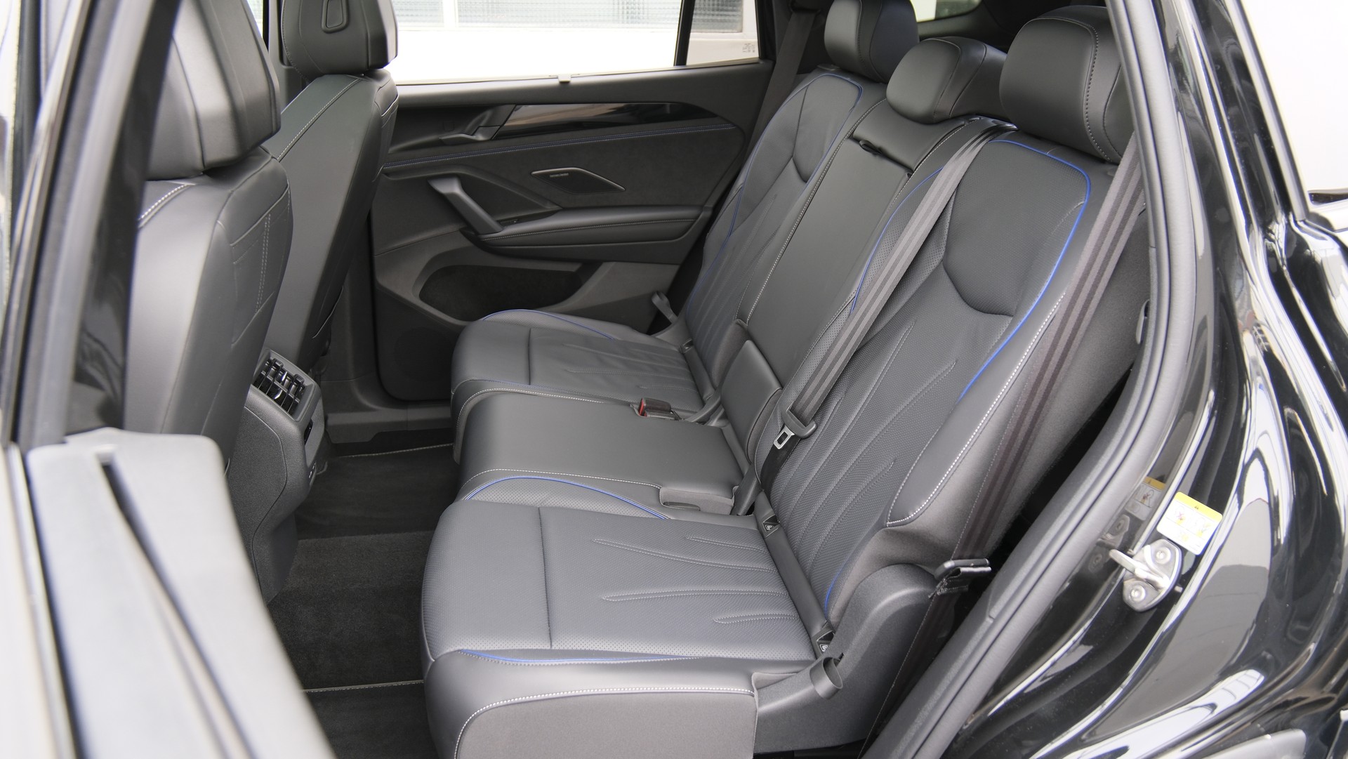 VW Tayron 2.0 TDI SCR R-Line United 4Motion DSG-image-23