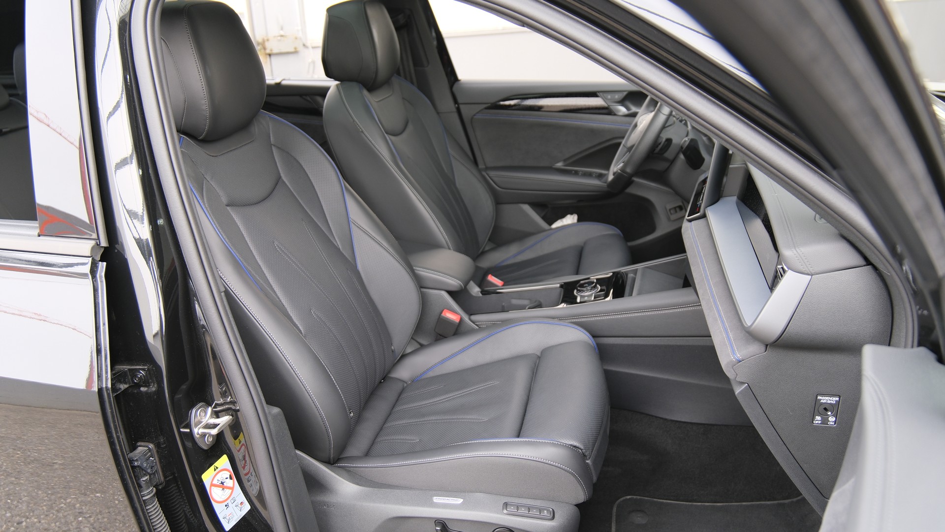 VW Tayron 2.0 TDI SCR R-Line United 4Motion DSG-image-15