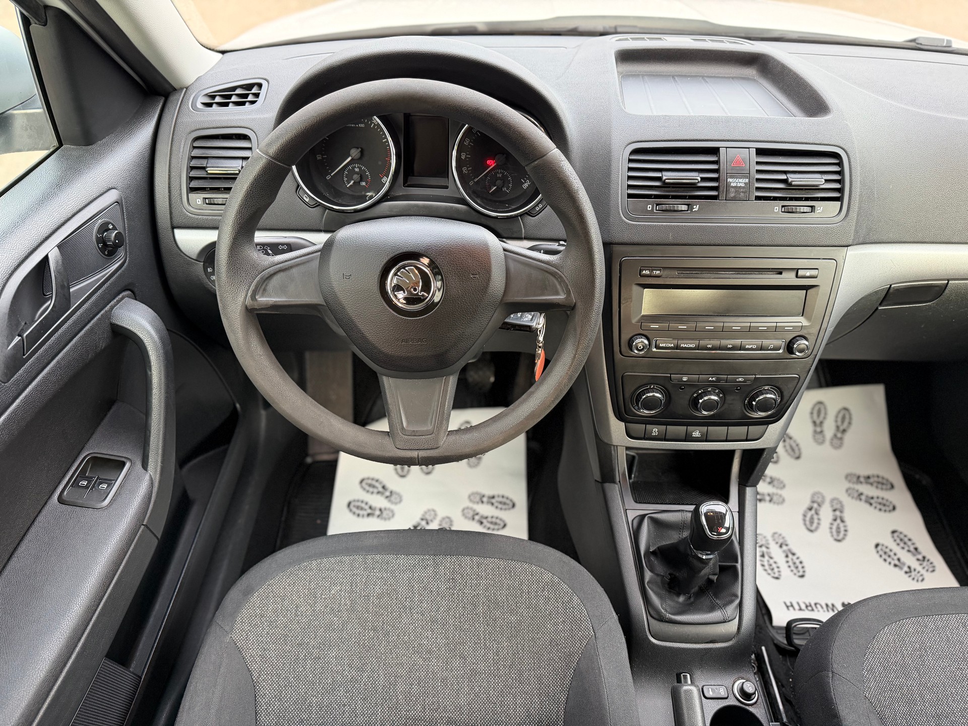 SKODA Yeti 1.8 TSI Ambition 4x4-image-8