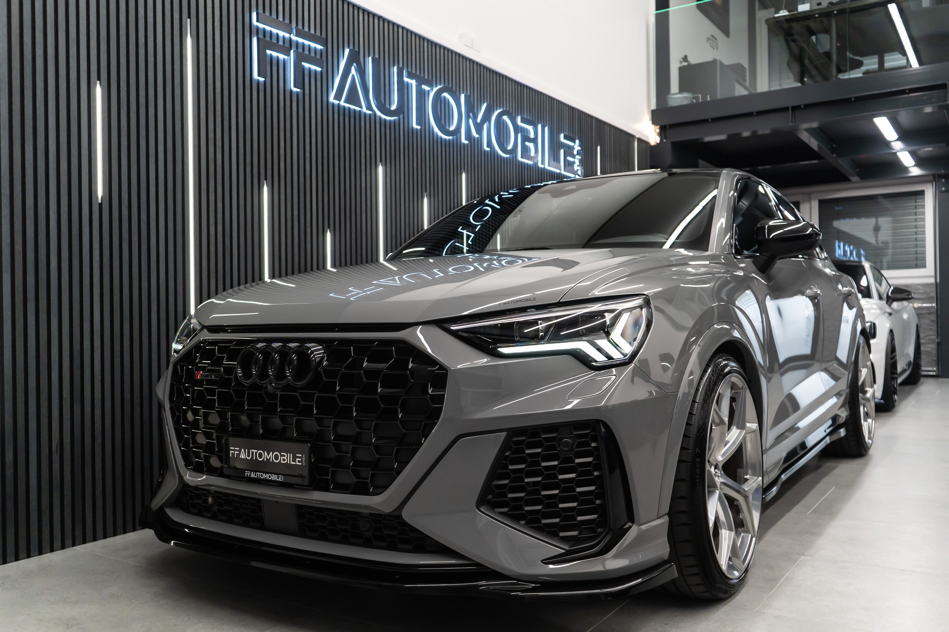 AUDI RS Q3 SPORTBACK QUATRO S TRONIC / NARDOGRAU / CH-FZ-showroom-element-2