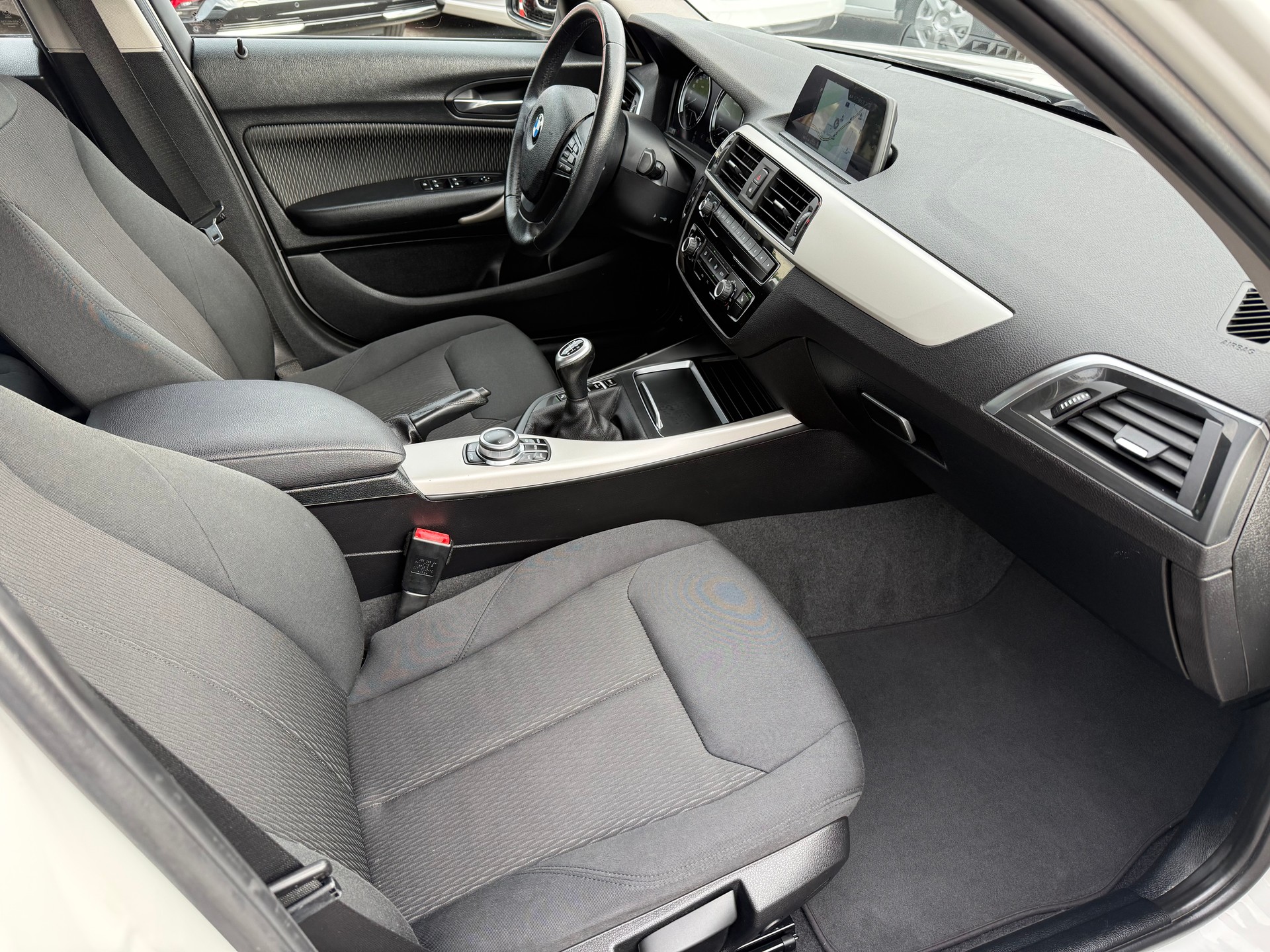 BMW 116i Business-image-9