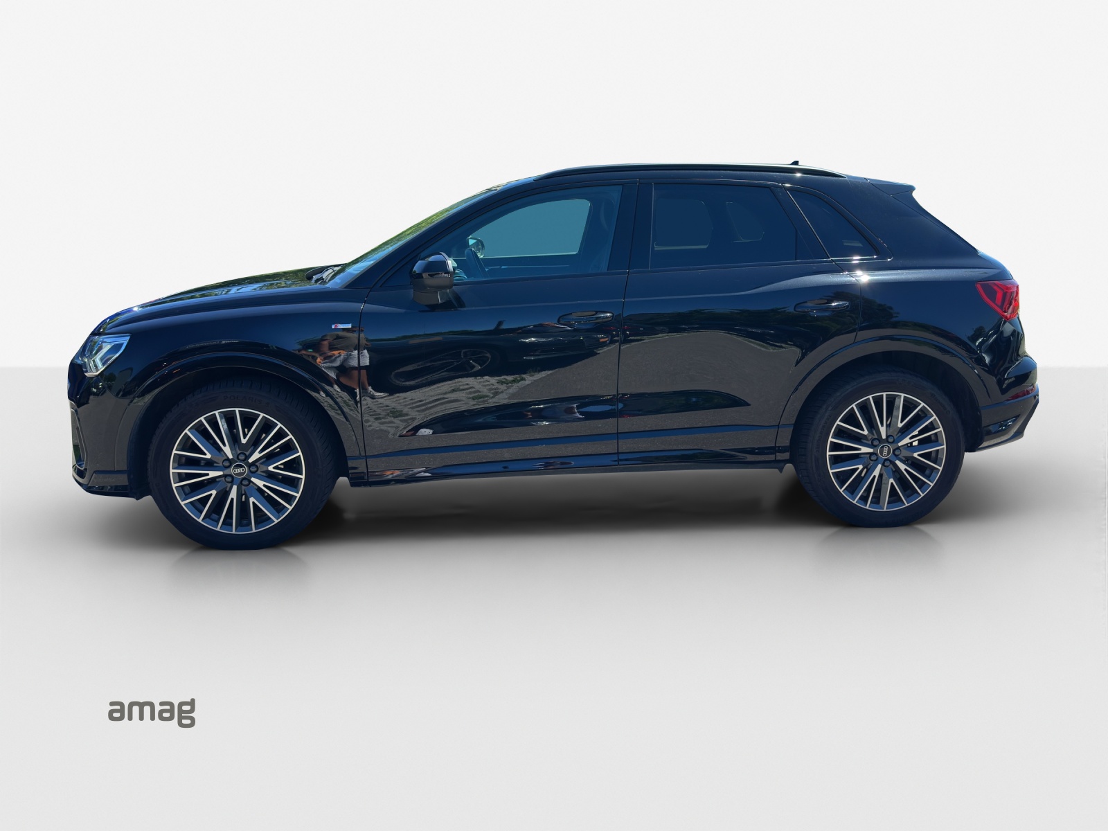 AUDI Q3 35 TFSI S line Attraction S-tronic-image-1