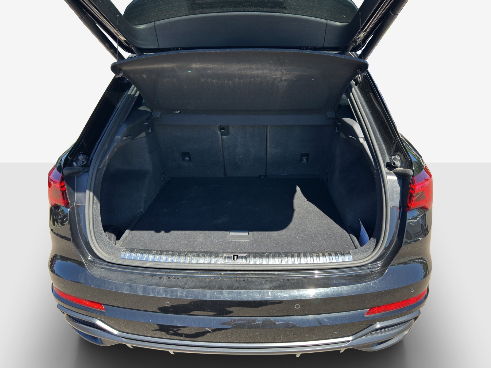 AUDI Q3 35 TFSI S line Attraction S-tronic-image-12