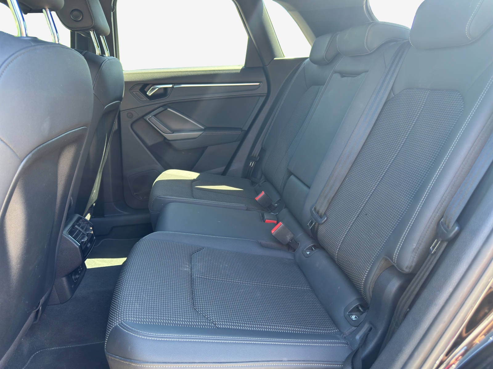 AUDI Q3 35 TFSI S line Attraction S-tronic-image-11