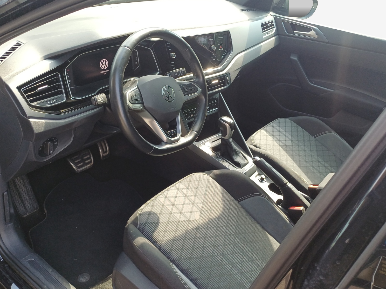 VW Taigo 1.0 TSI R-Line DSG-image-7