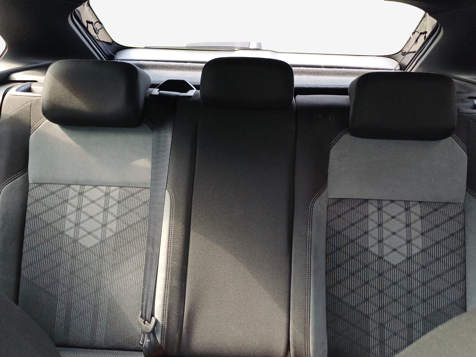 VW Taigo 1.0 TSI R-Line DSG-image-11