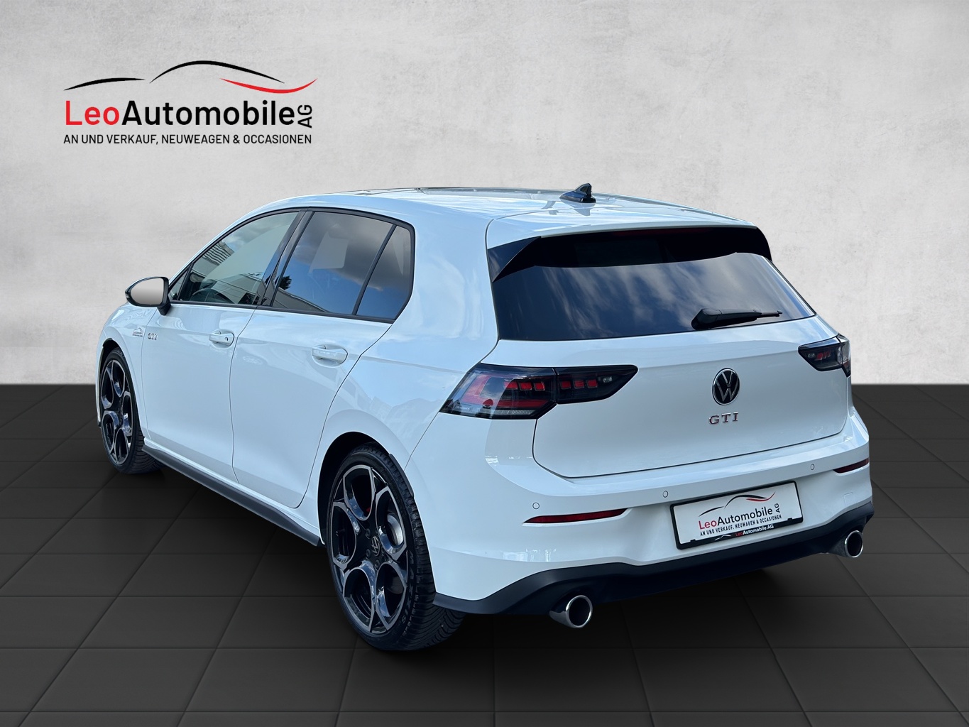 VW Golf 2.0 TSI GTI DSG-showroom-element-2