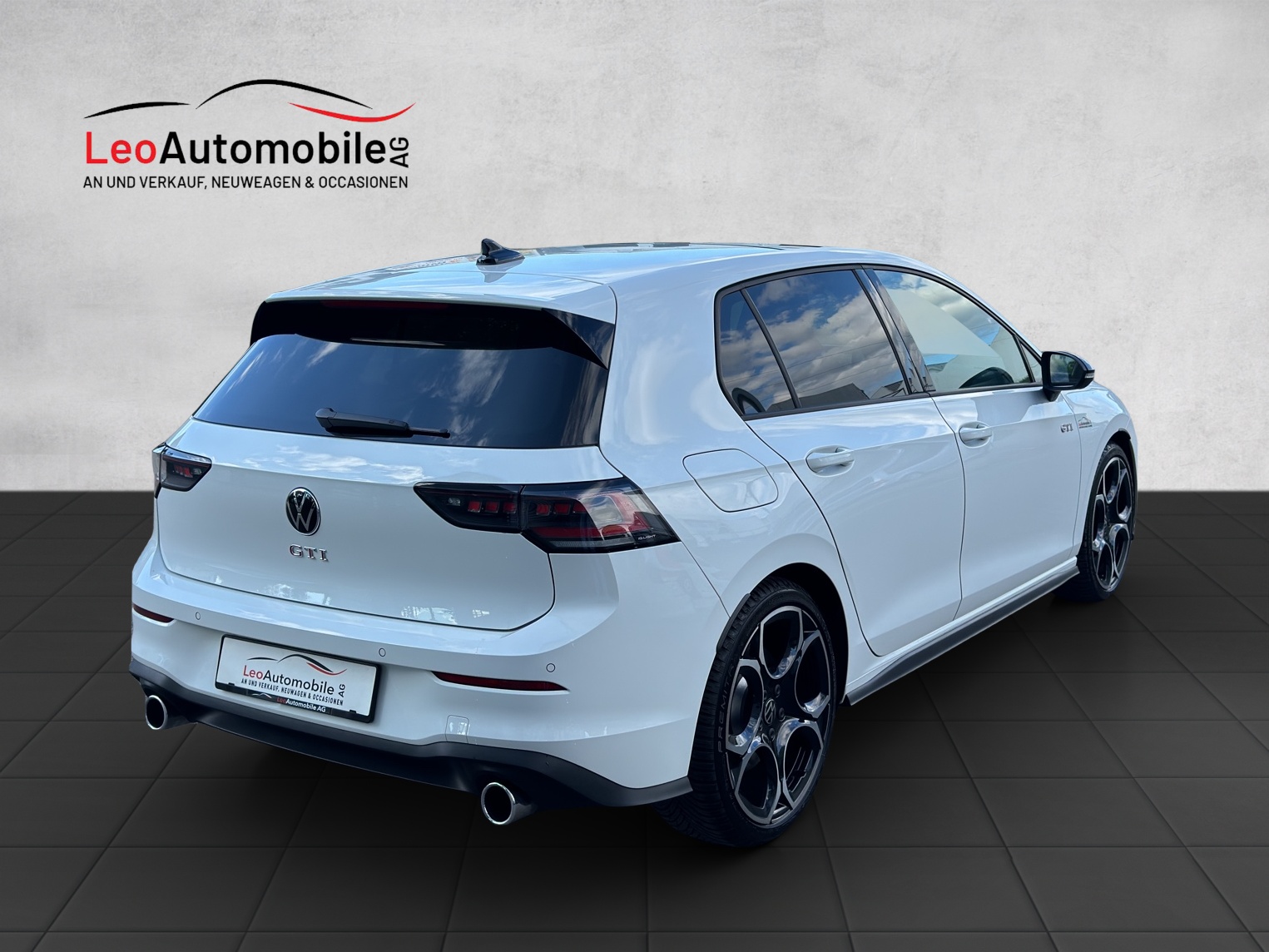VW Golf 2.0 TSI GTI DSG-showroom-element-3