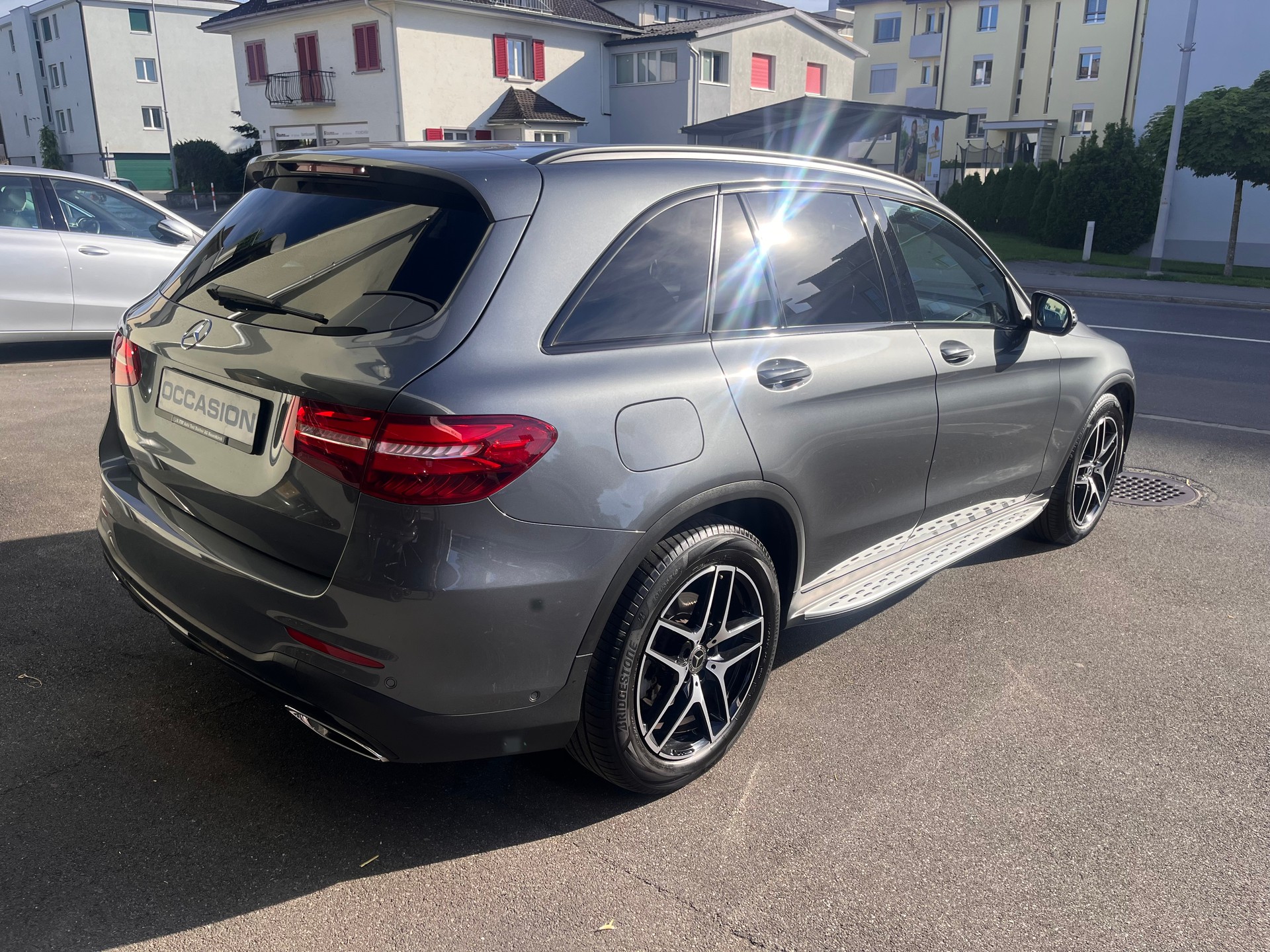MERCEDES-BENZ GLC 250 d AMG Line 4Matic 9G-Tronic-showroom-element-2