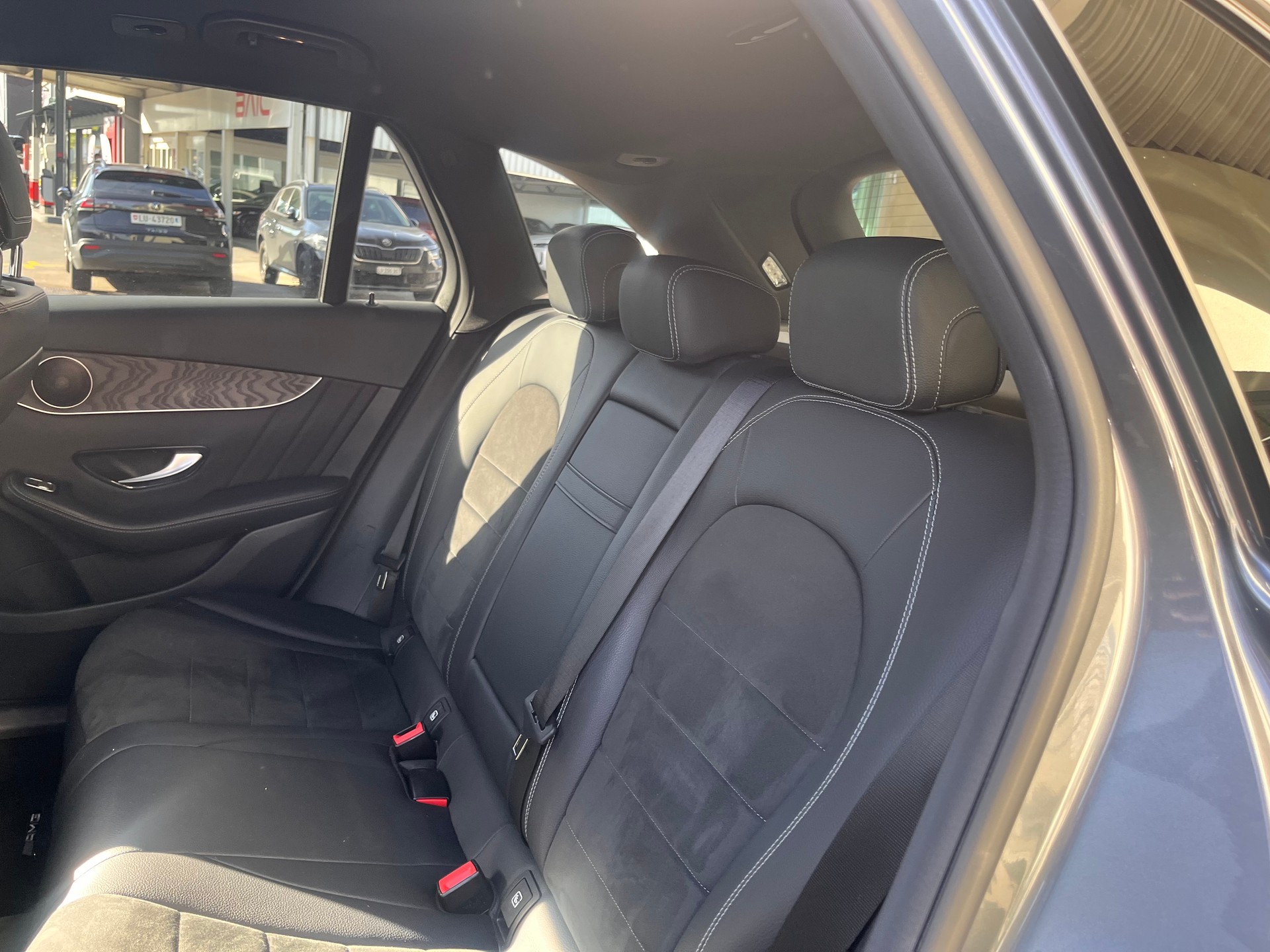 MERCEDES-BENZ GLC 250 d AMG Line 4Matic 9G-Tronic-image-5