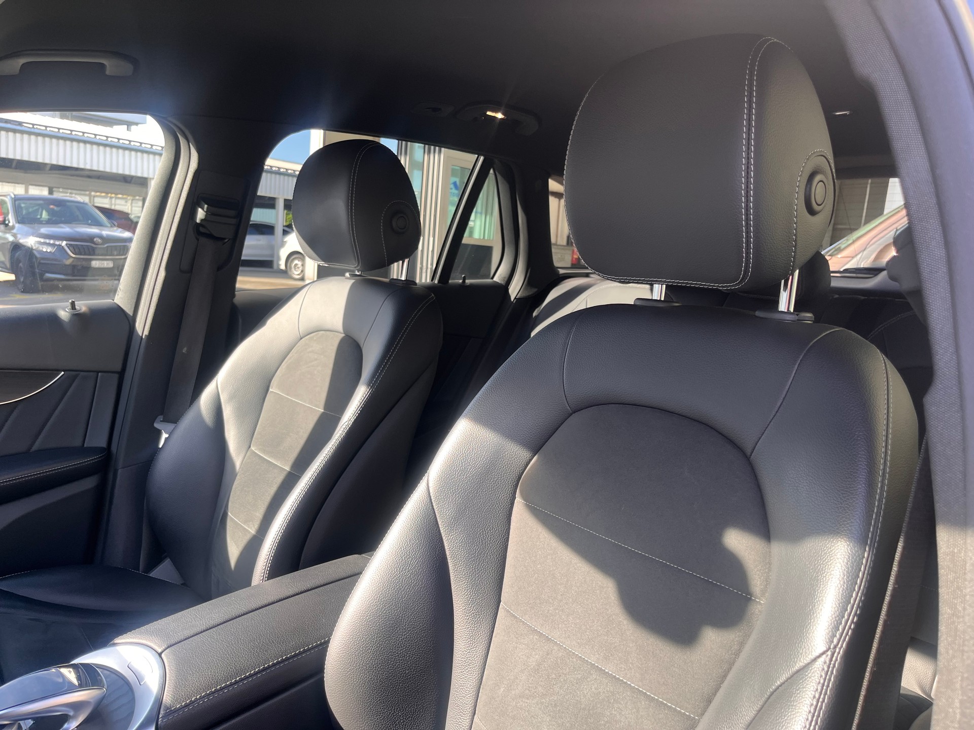 MERCEDES-BENZ GLC 250 d AMG Line 4Matic 9G-Tronic-image-4