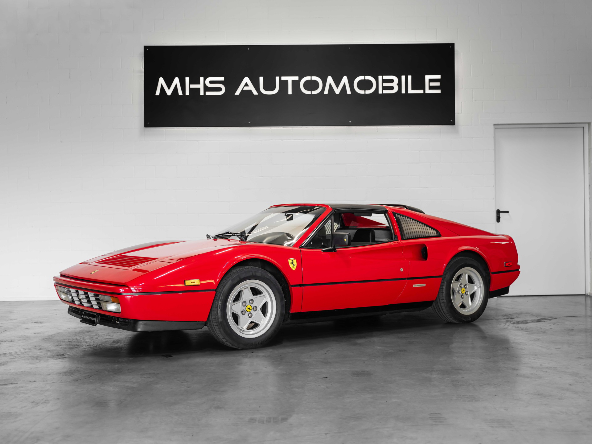 FERRARI 328 GTS-showroom-element-1