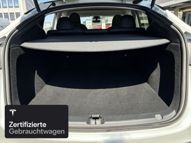 TESLA Model Y Long Range RWD-image-15