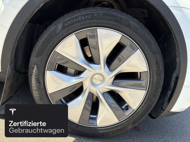 TESLA Model Y Long Range RWD-image-10