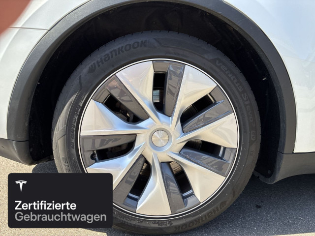 TESLA Model Y Long Range RWD-image-9