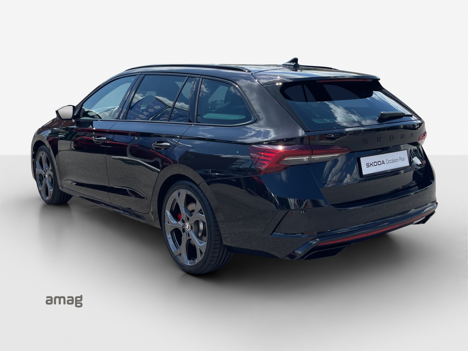 SKODA Octavia Combi 2.0 TSI DSG RS-image-2
